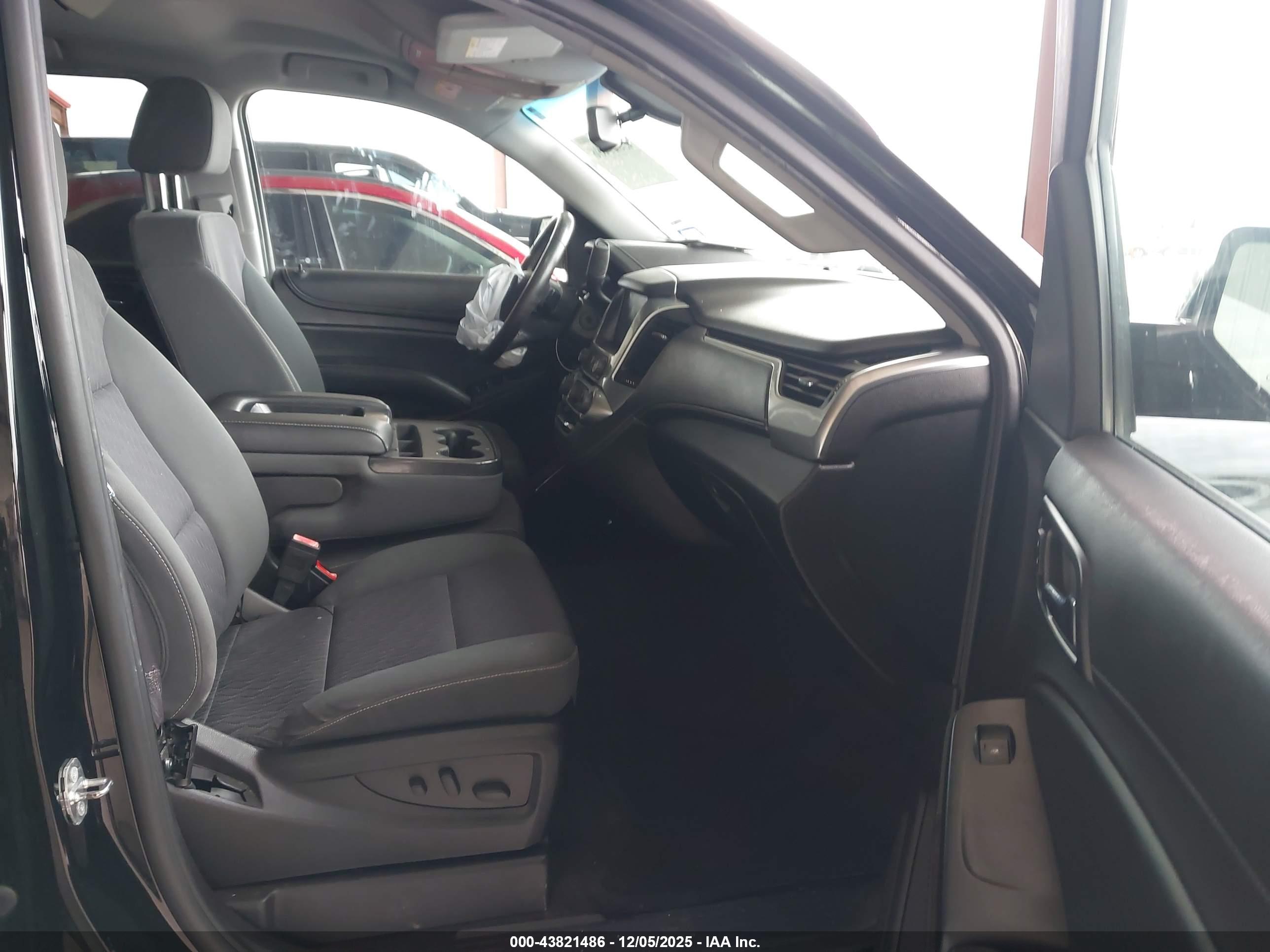 CHEVROLET TAHOE image 5
