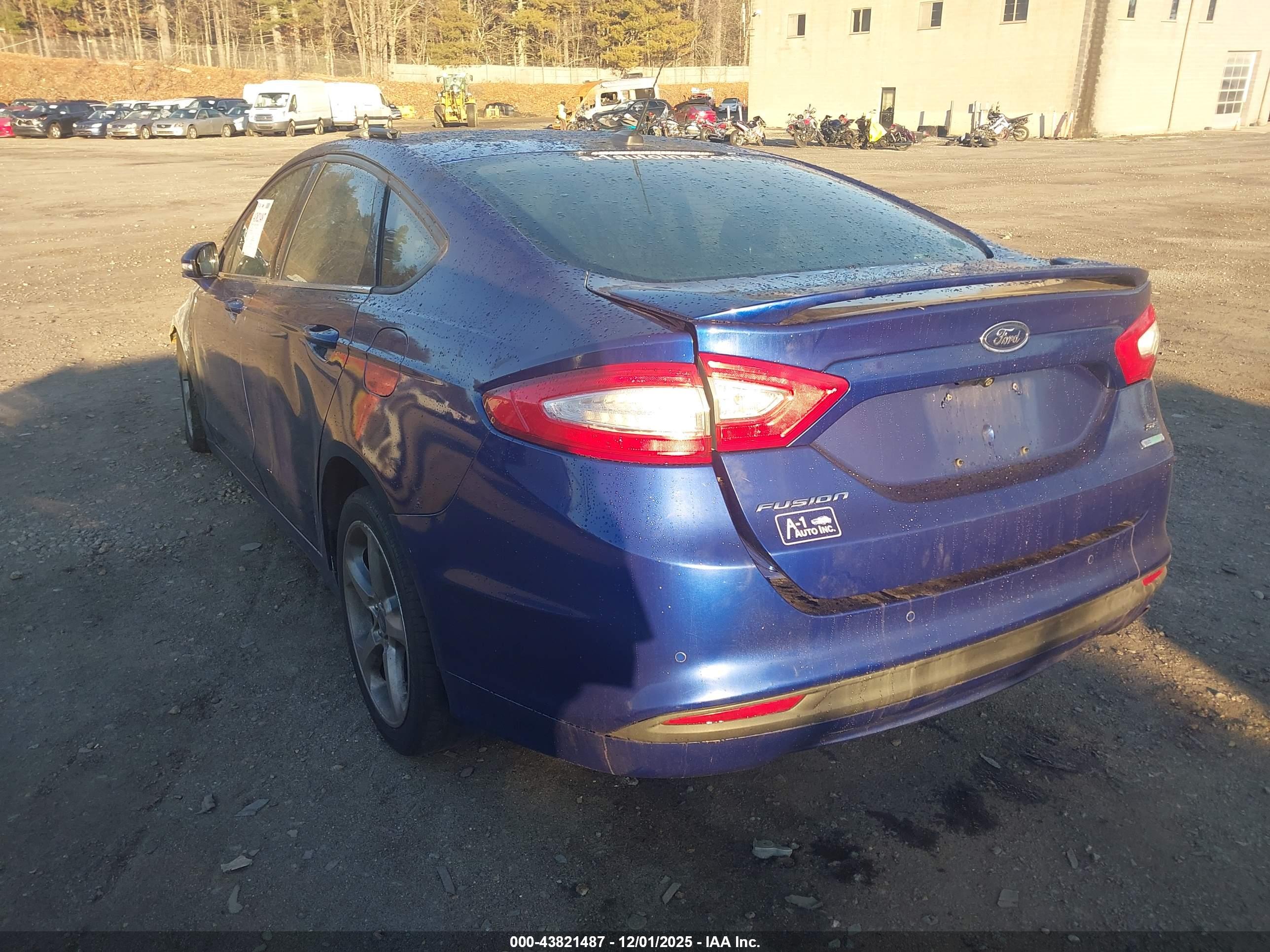 FORD FUSION image 3