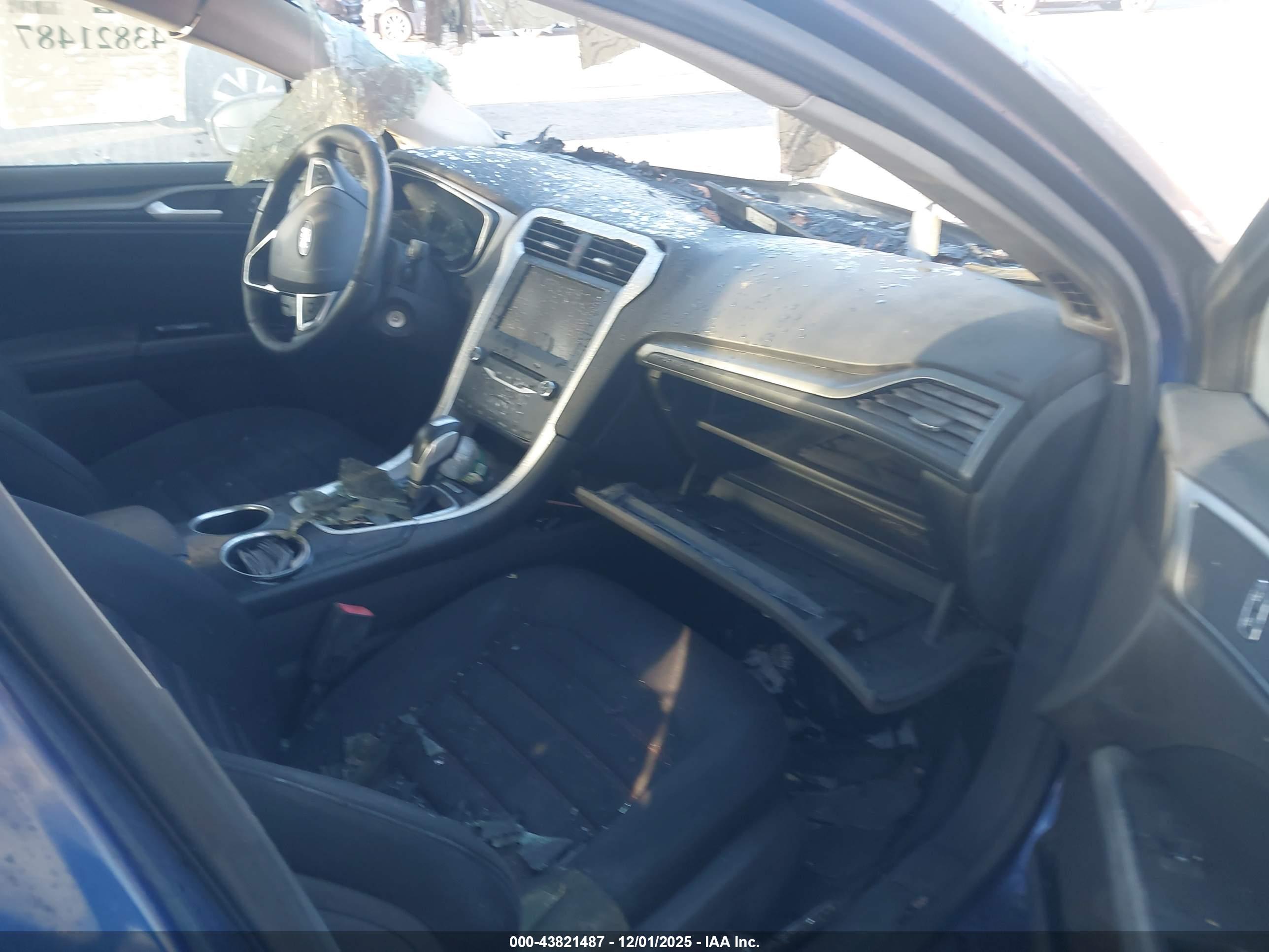 FORD FUSION image 5