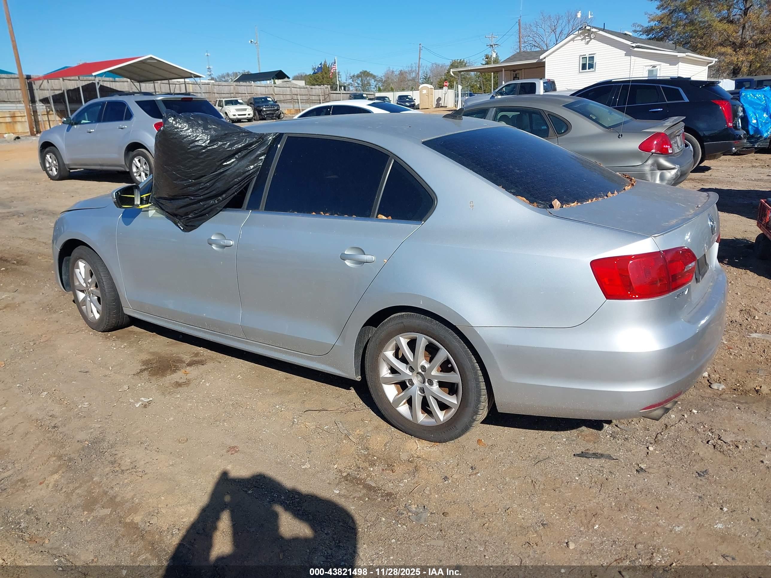VOLKSWAGEN JETTA image 3