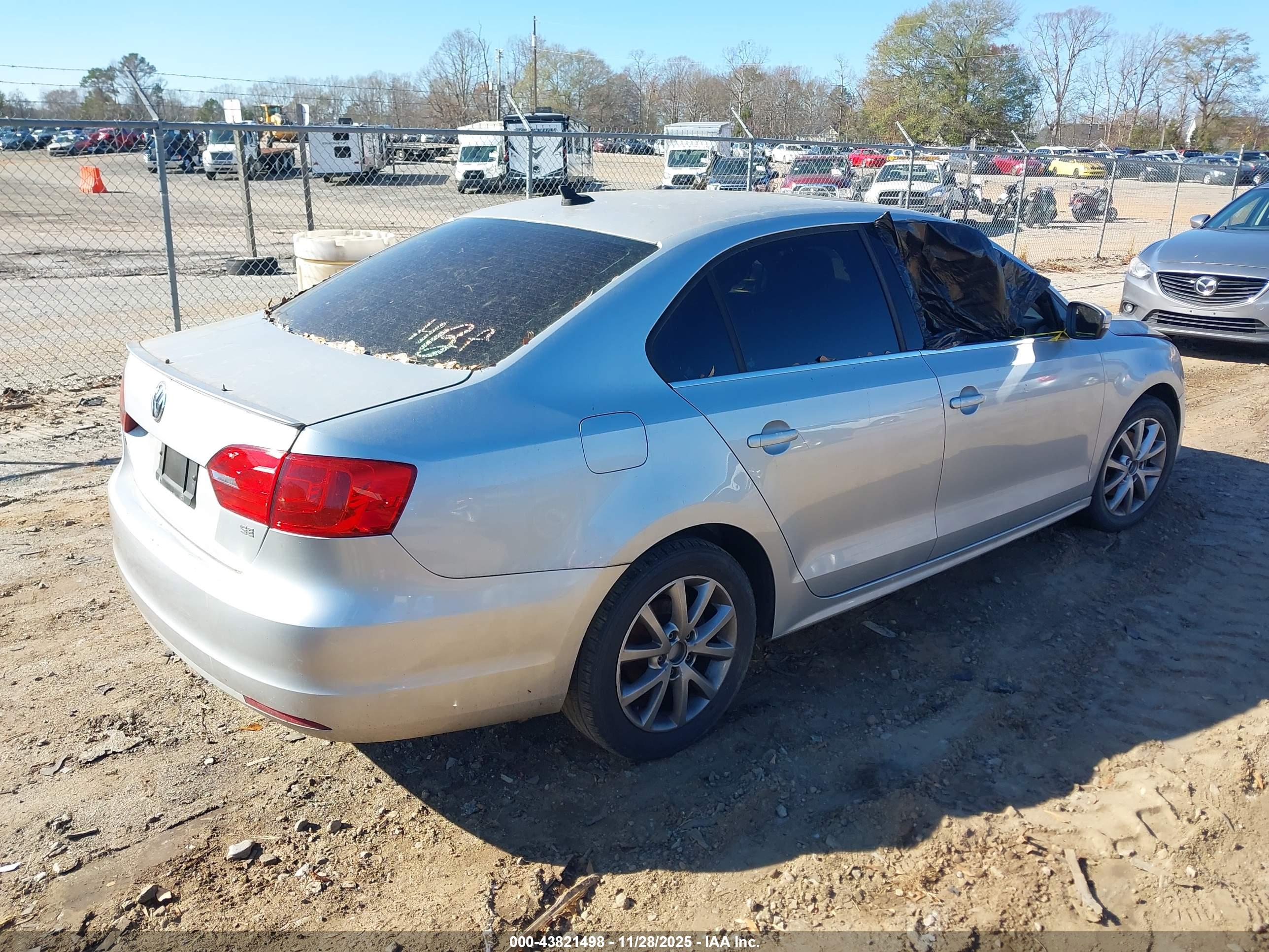 VOLKSWAGEN JETTA image 4