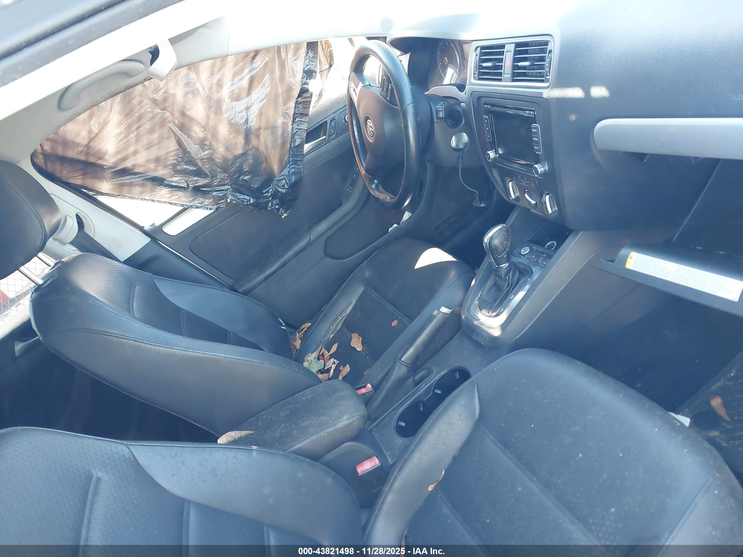 VOLKSWAGEN JETTA image 5