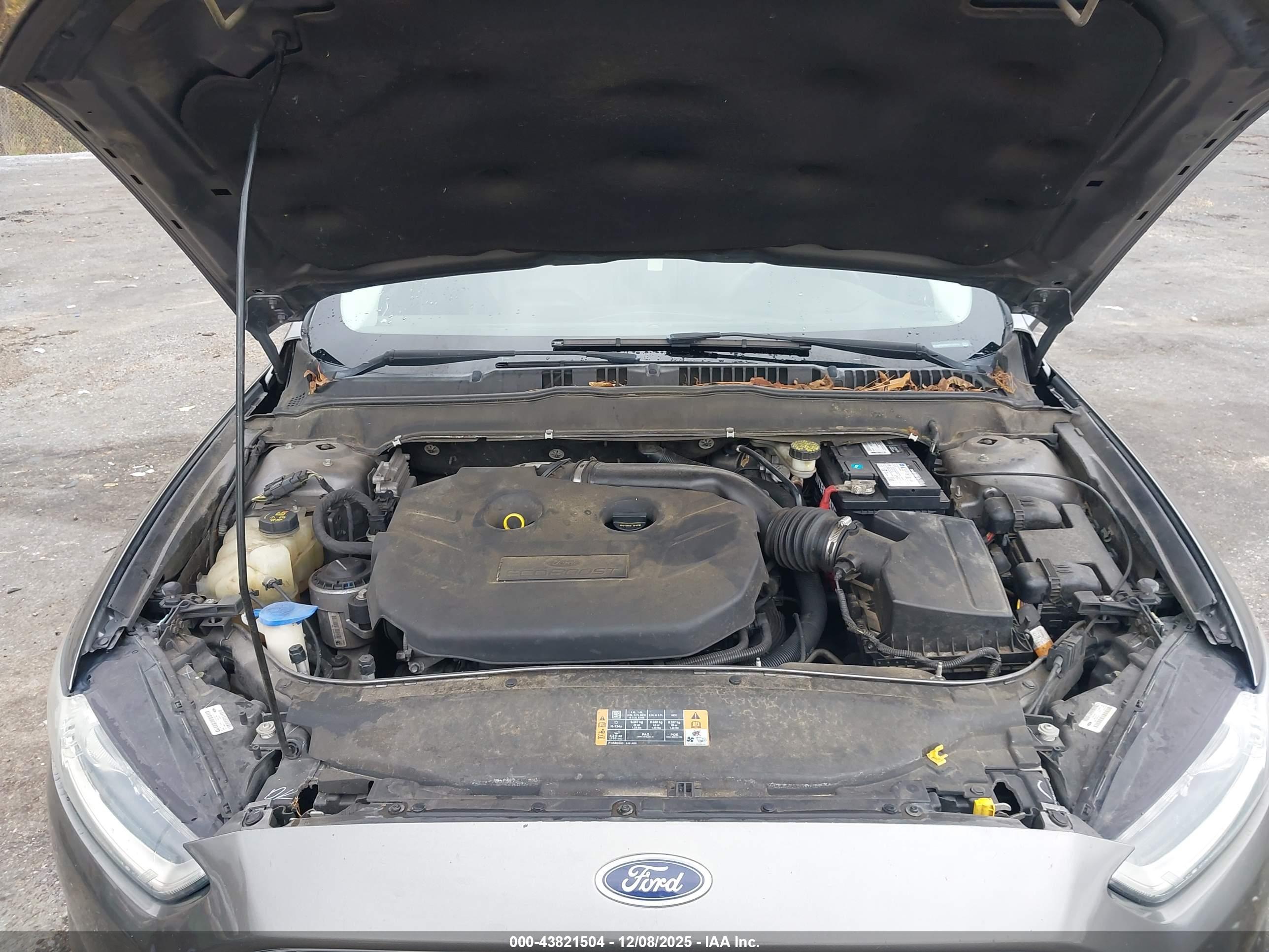 FORD FUSION image 10