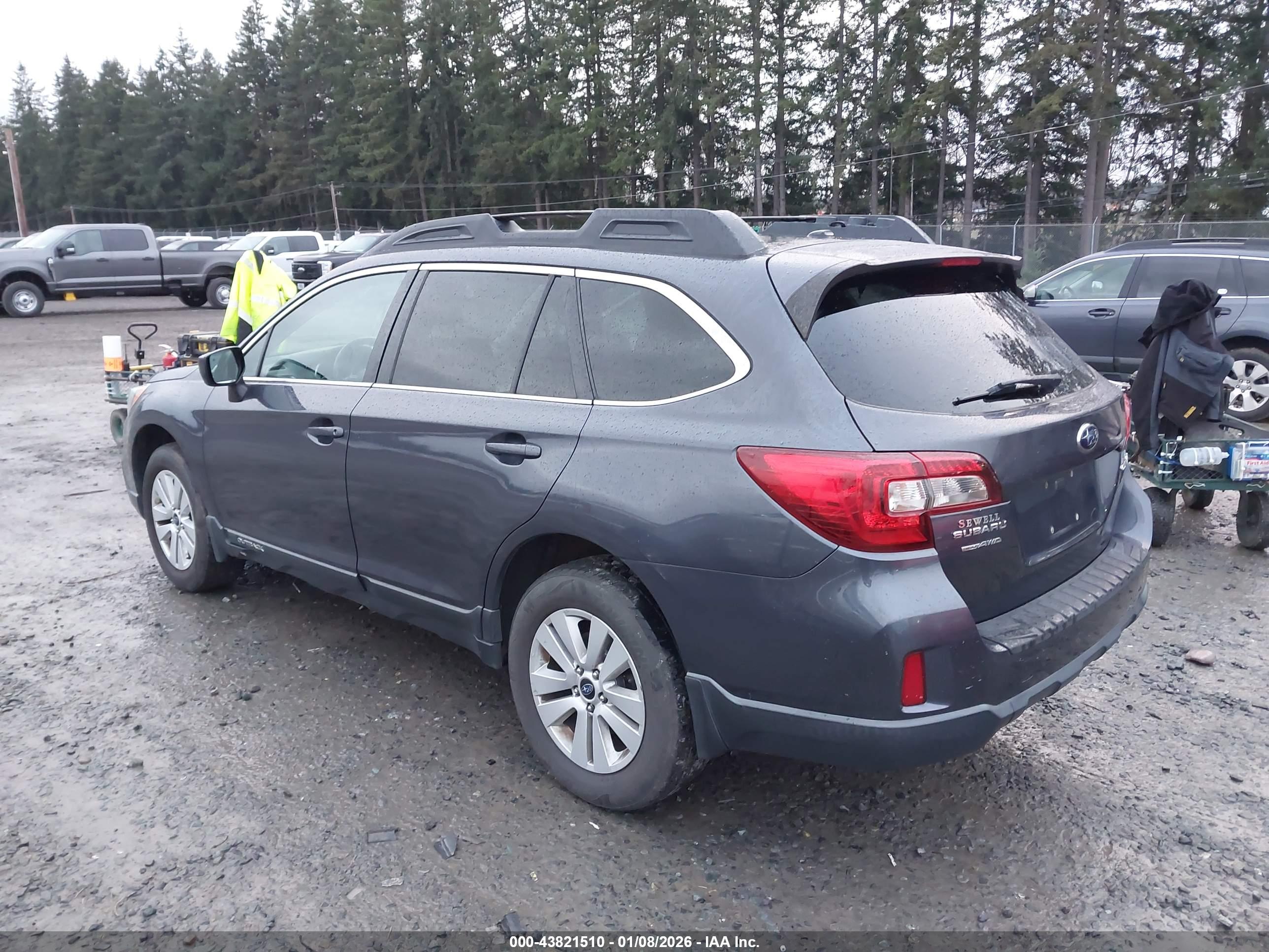SUBARU OUTBACK image 3