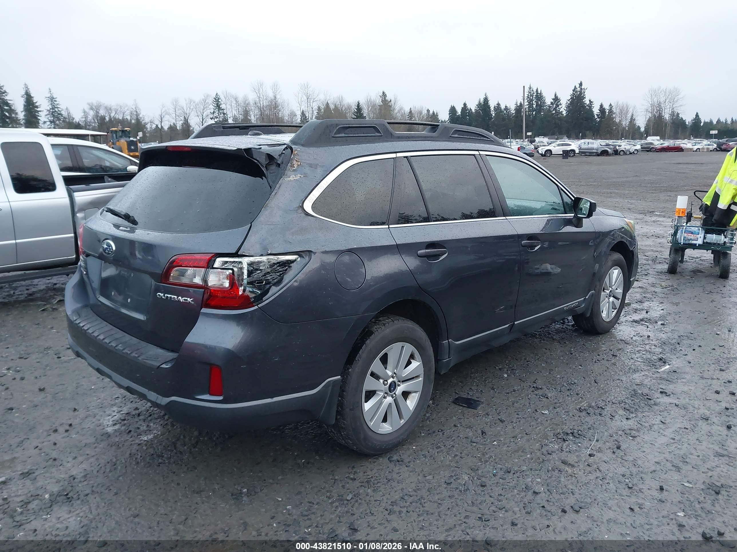 SUBARU OUTBACK image 4