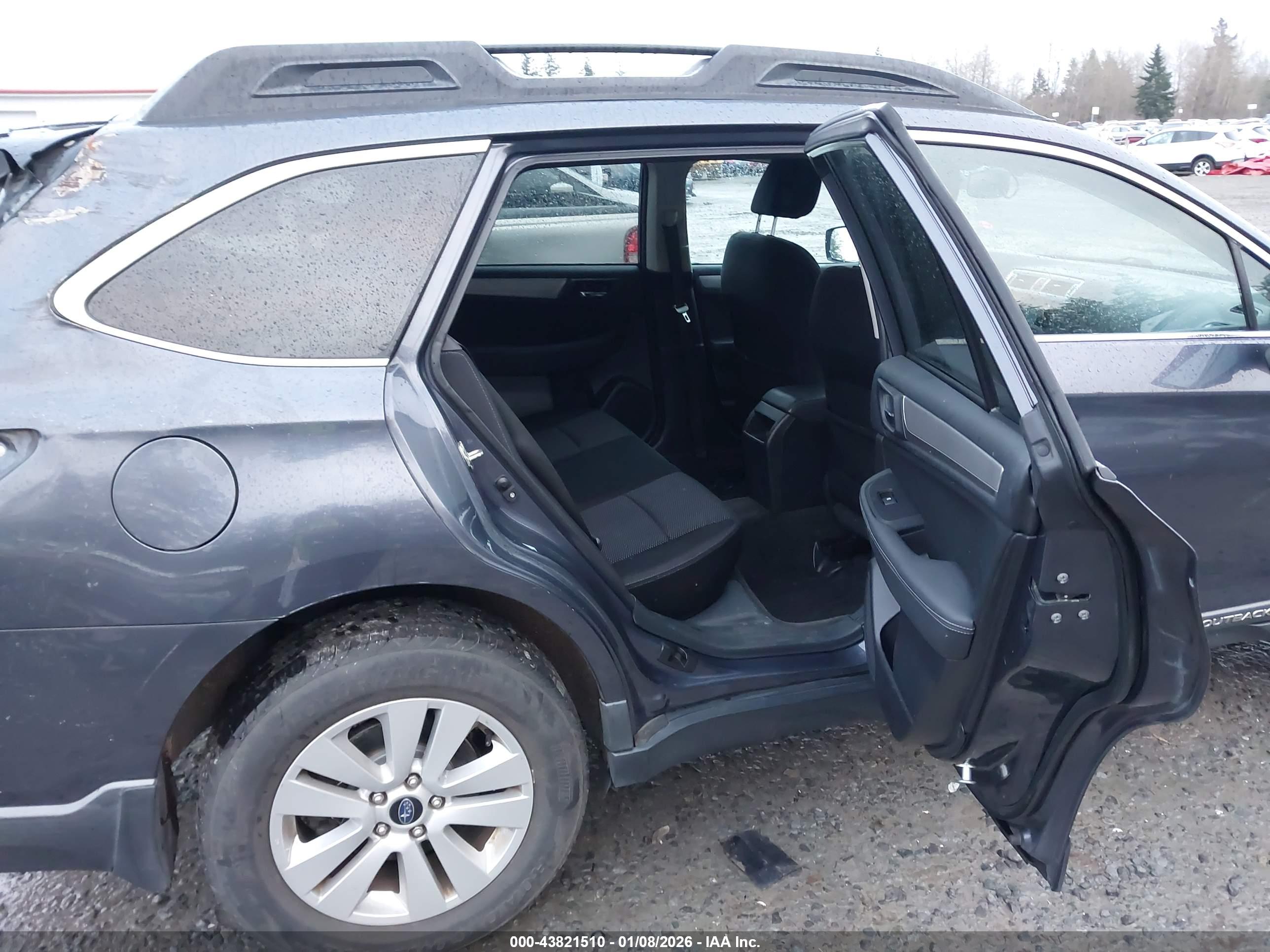 SUBARU OUTBACK image 8