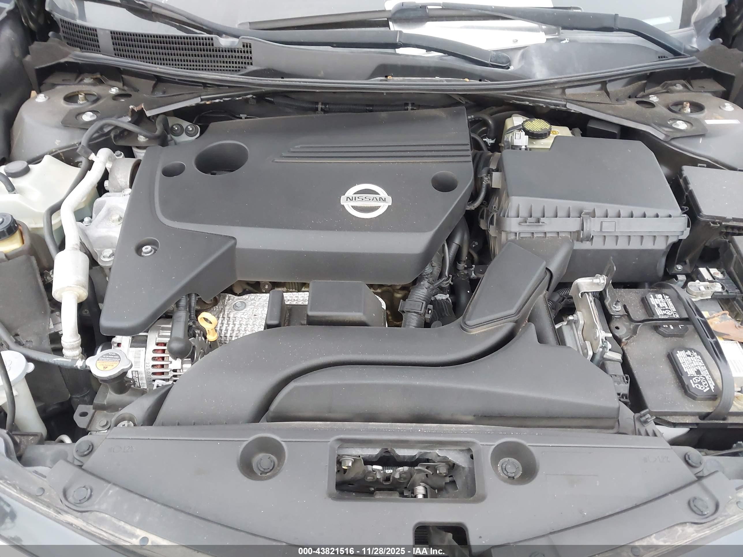 NISSAN ALTIMA image 10