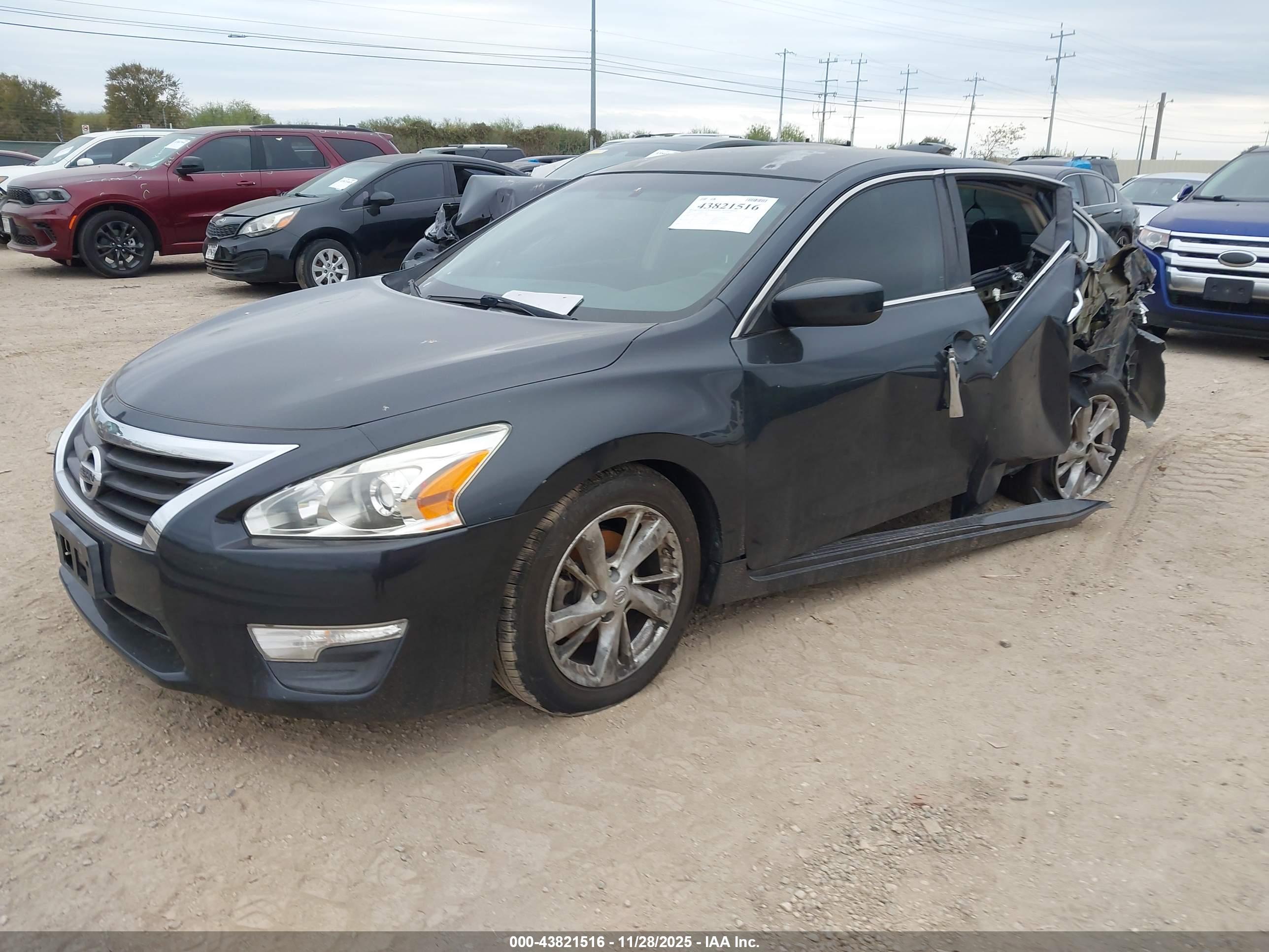 NISSAN ALTIMA image 2