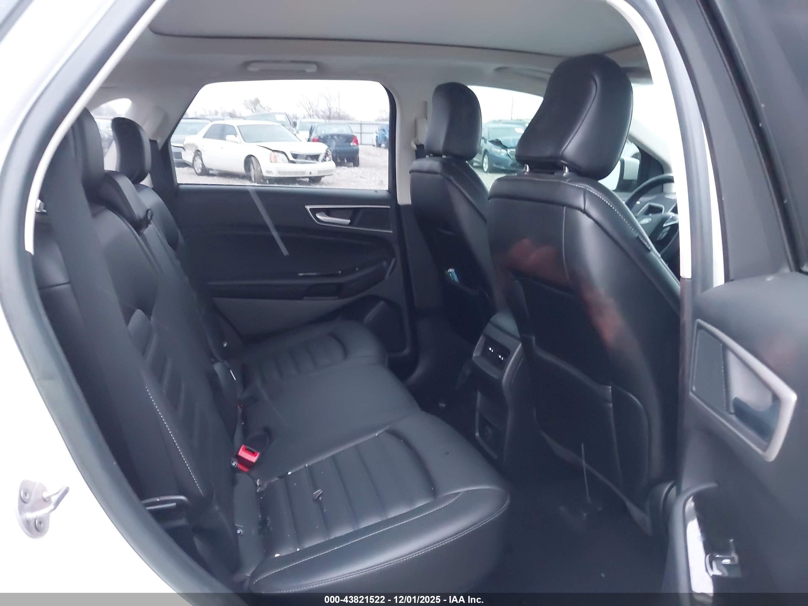 FORD EDGE image 8