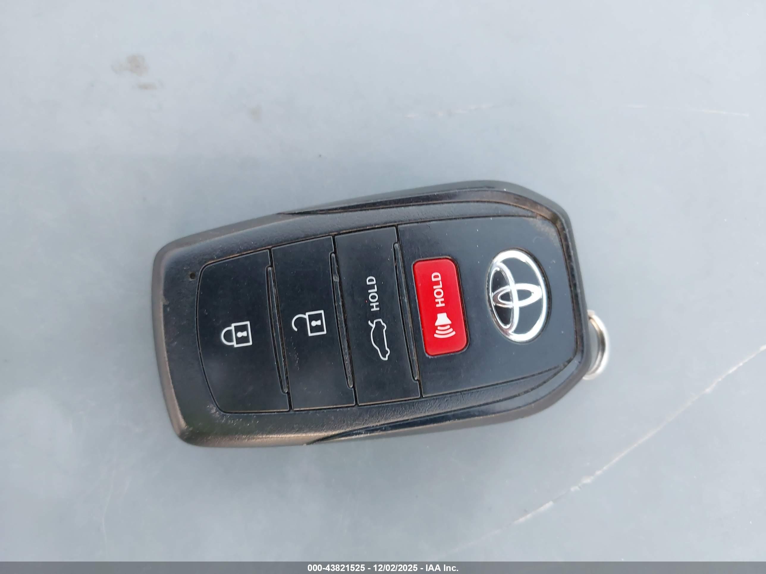 TOYOTA COROLLA image 11