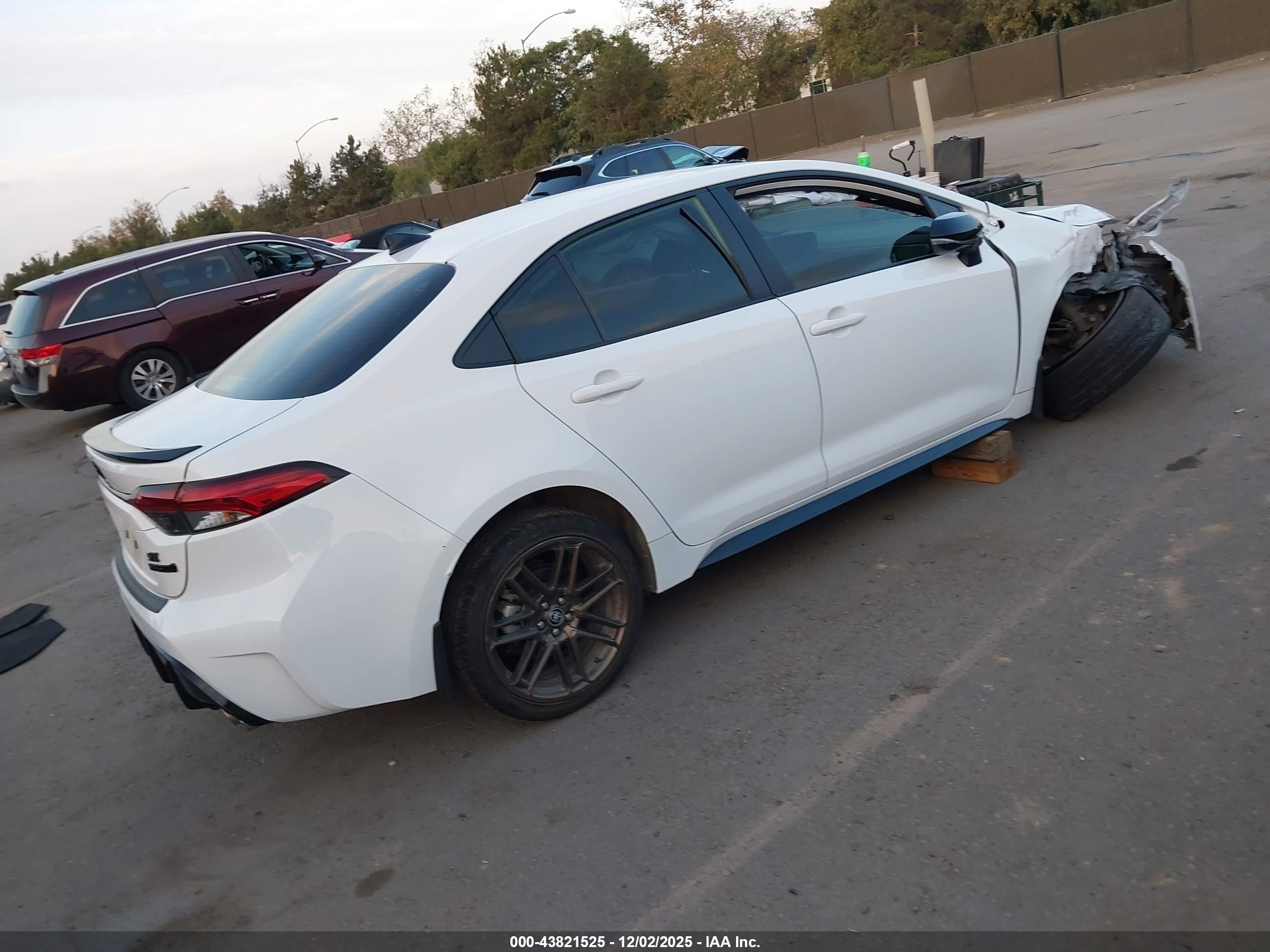 TOYOTA COROLLA image 4