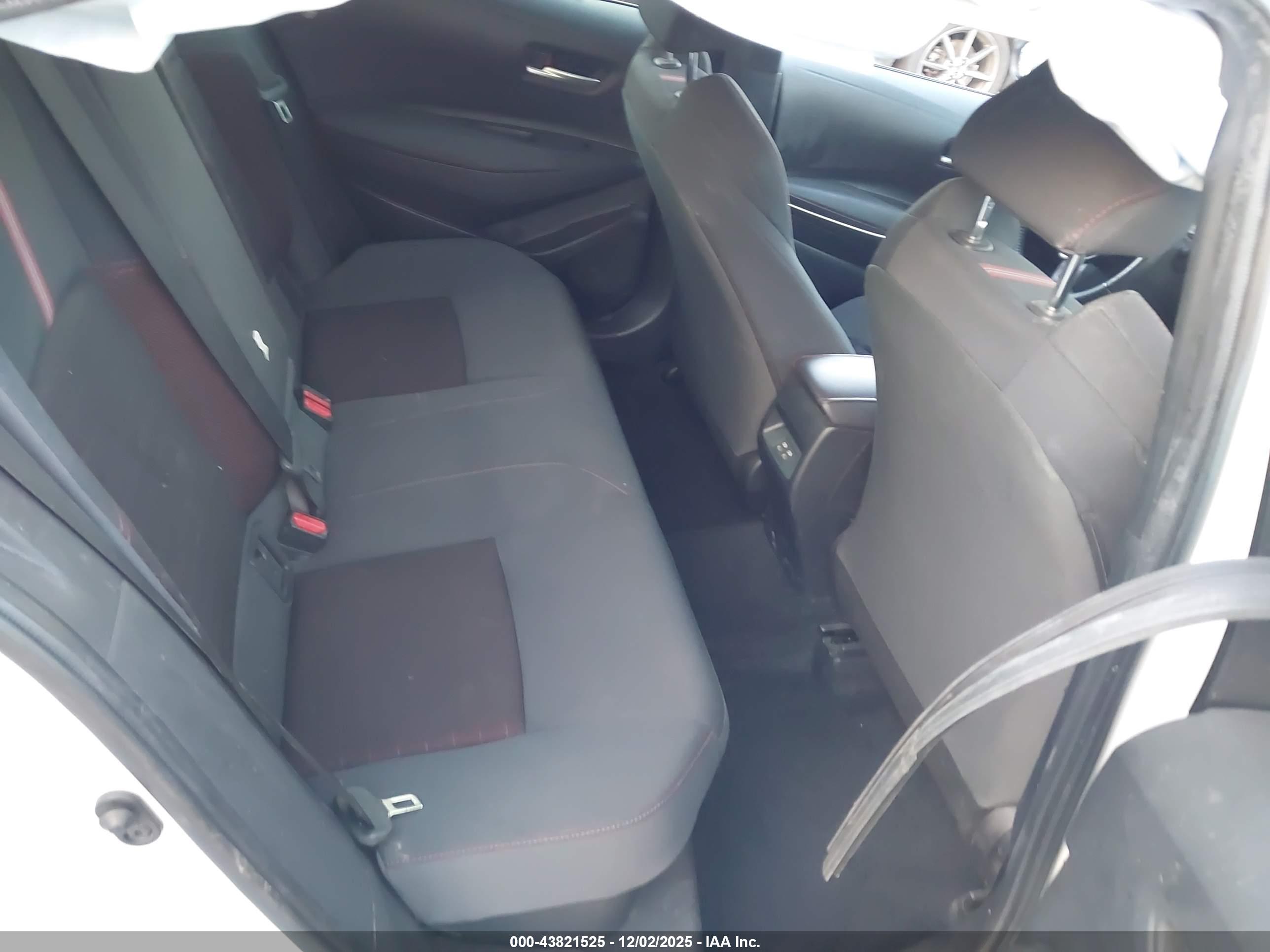 TOYOTA COROLLA image 8