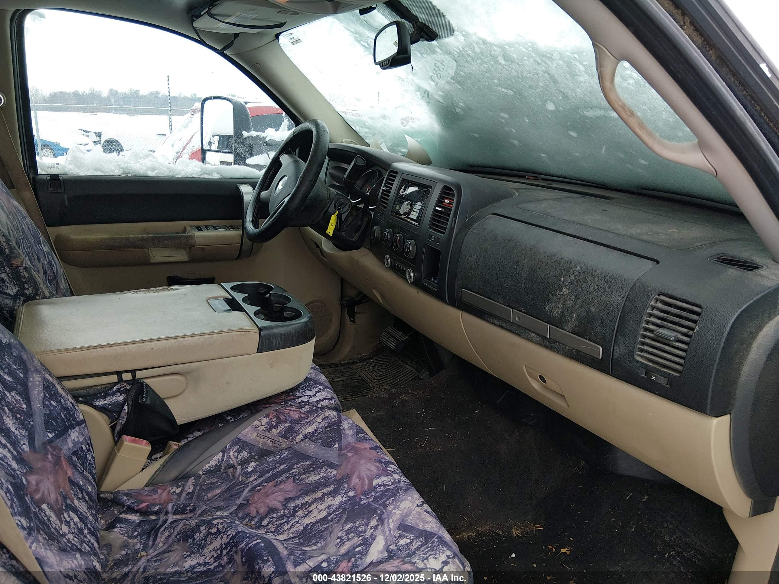 CHEVROLET SILVERADO image 5