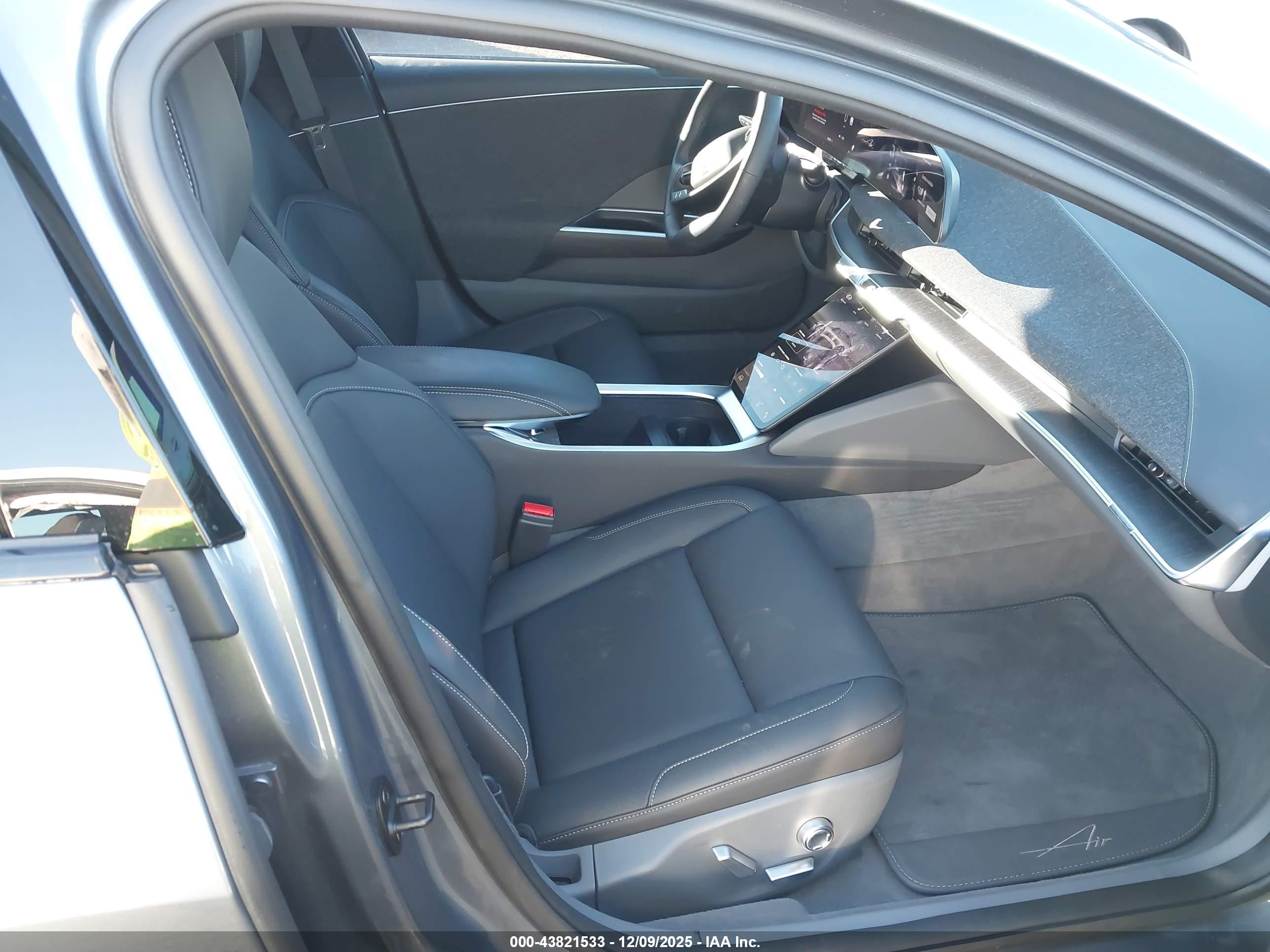 LUCID AIR image 5