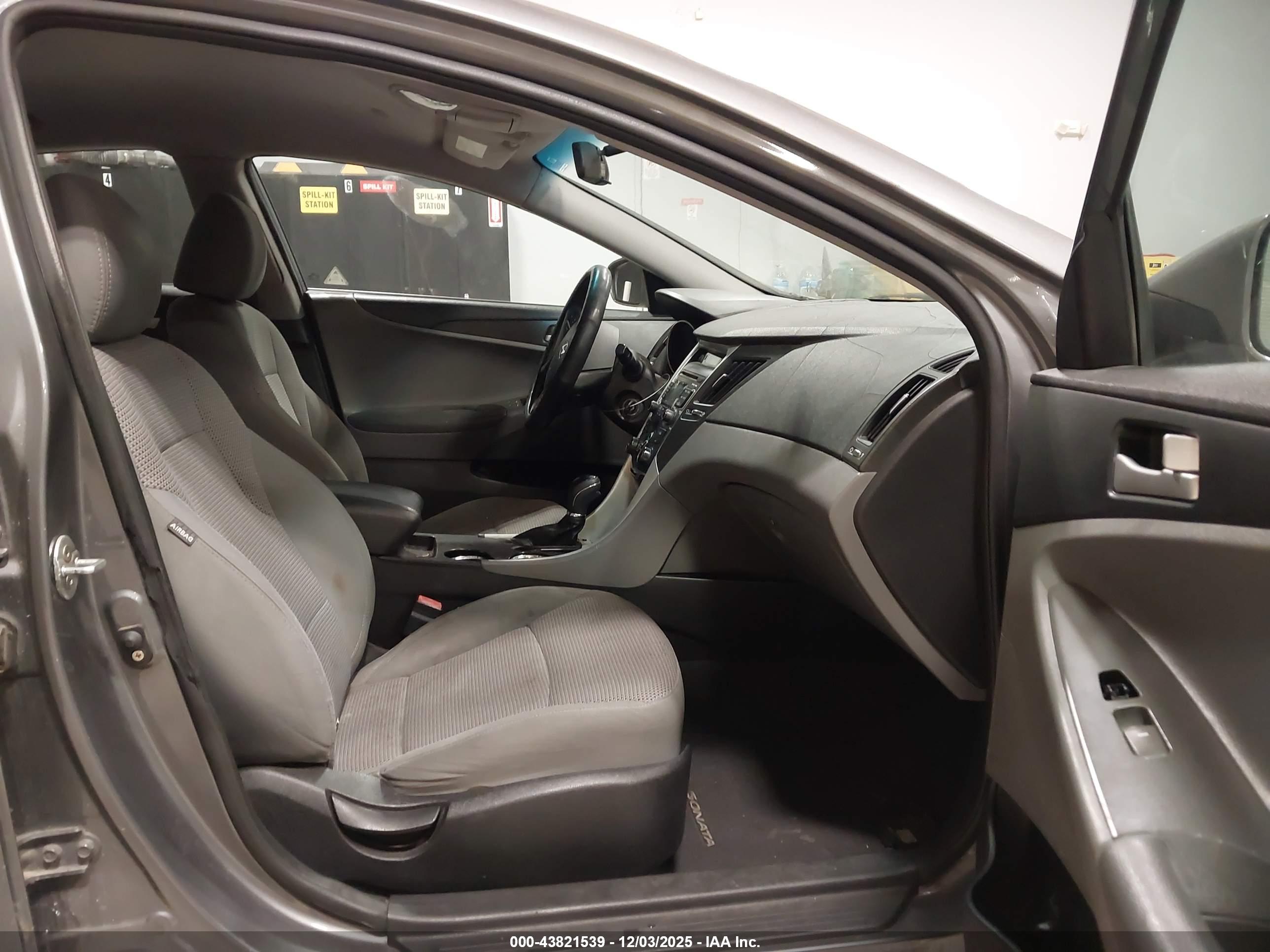 HYUNDAI SONATA image 5