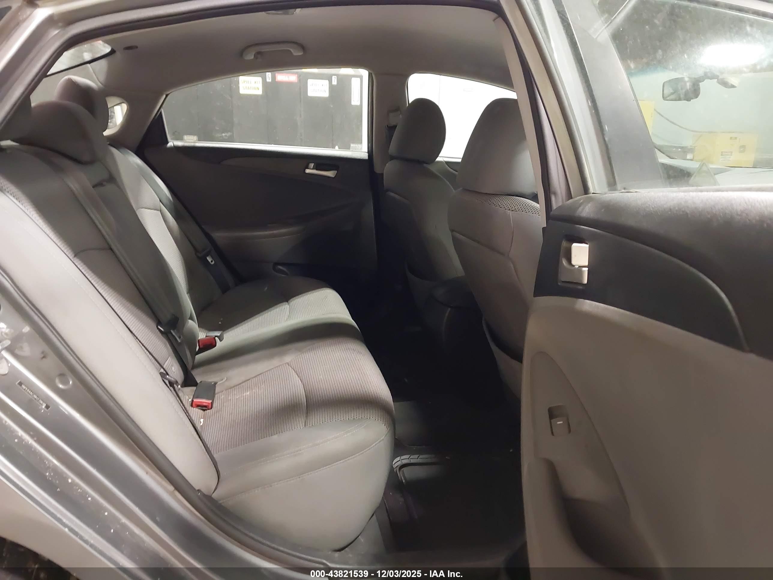 HYUNDAI SONATA image 8