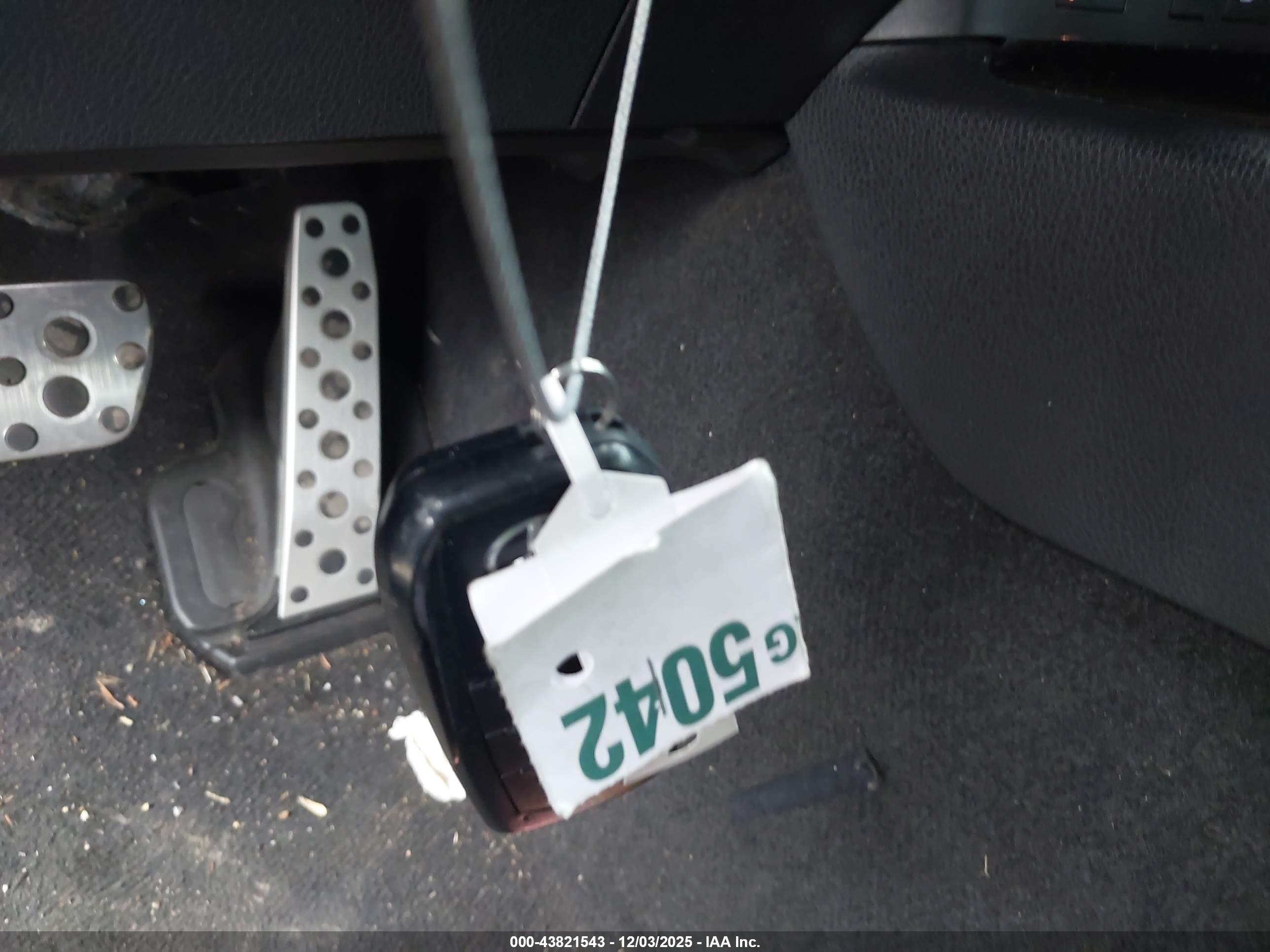 TOYOTA CAMRY image 11