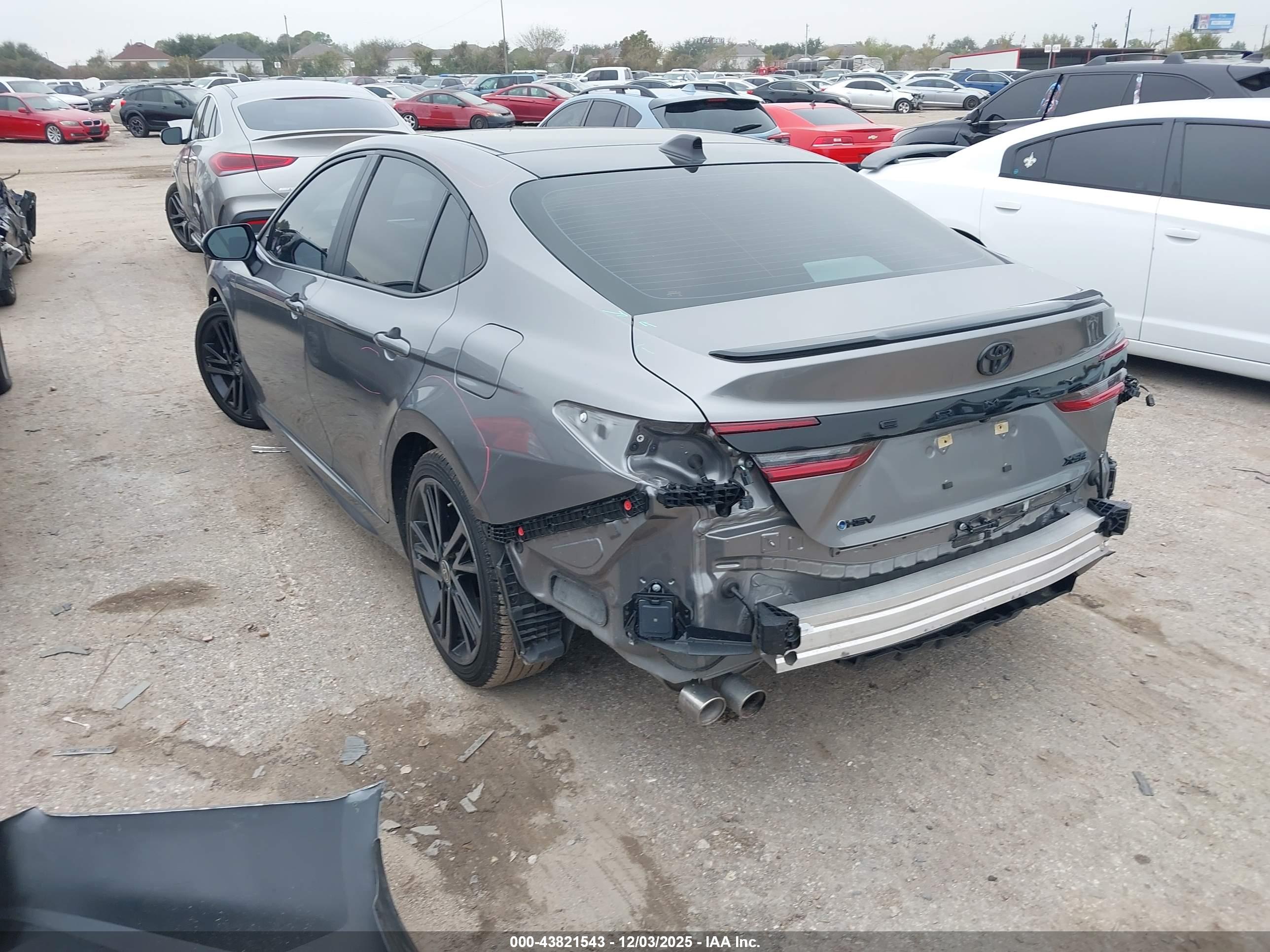 TOYOTA CAMRY image 3