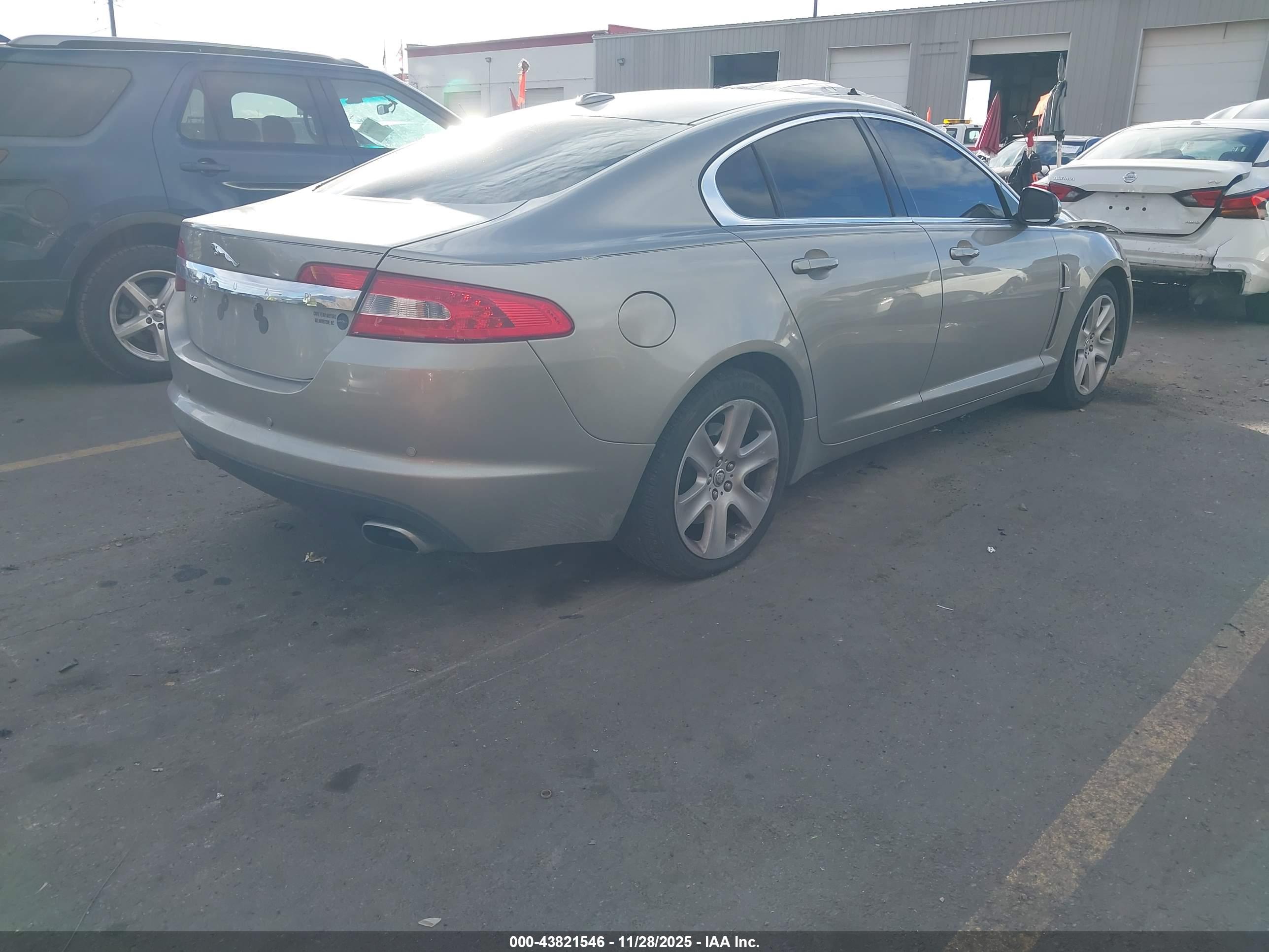 JAGUAR XF image 4