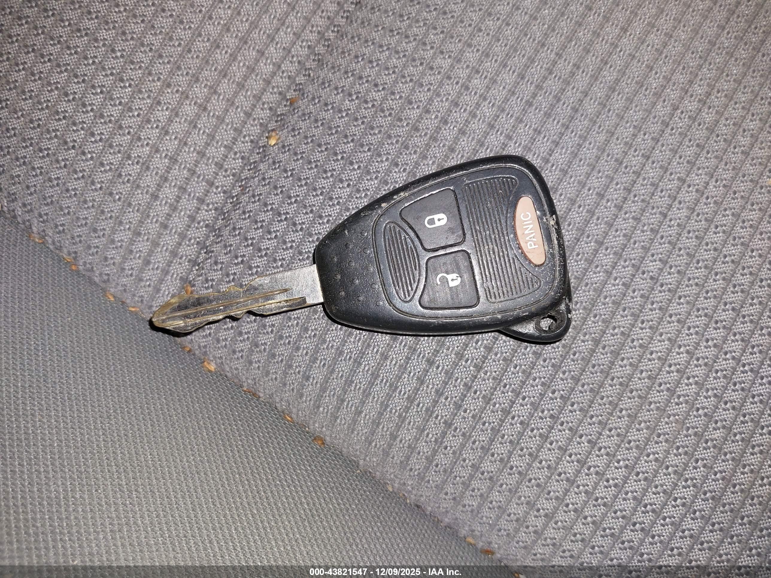 CHRYSLER ASPEN image 11