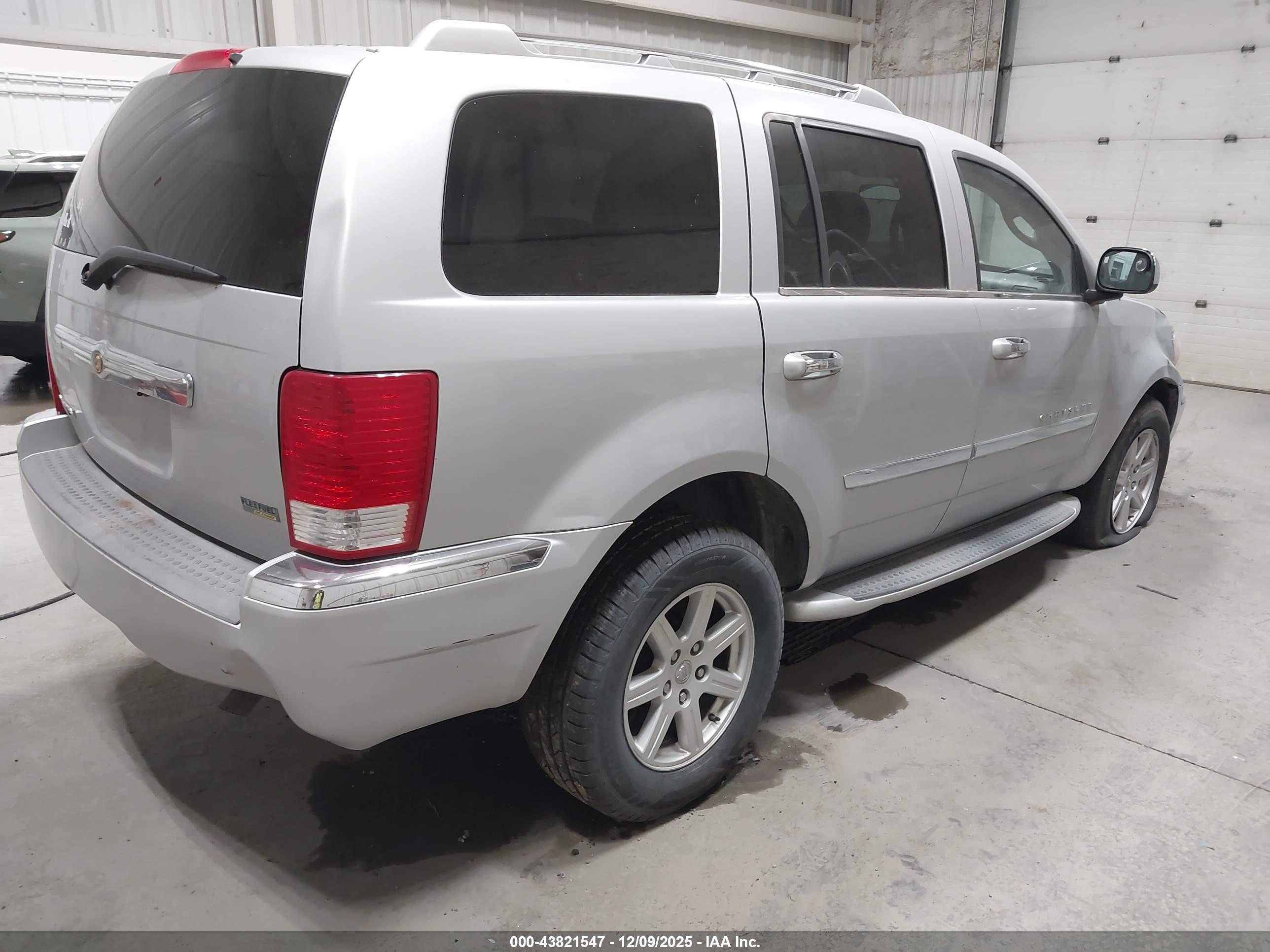 CHRYSLER ASPEN image 4
