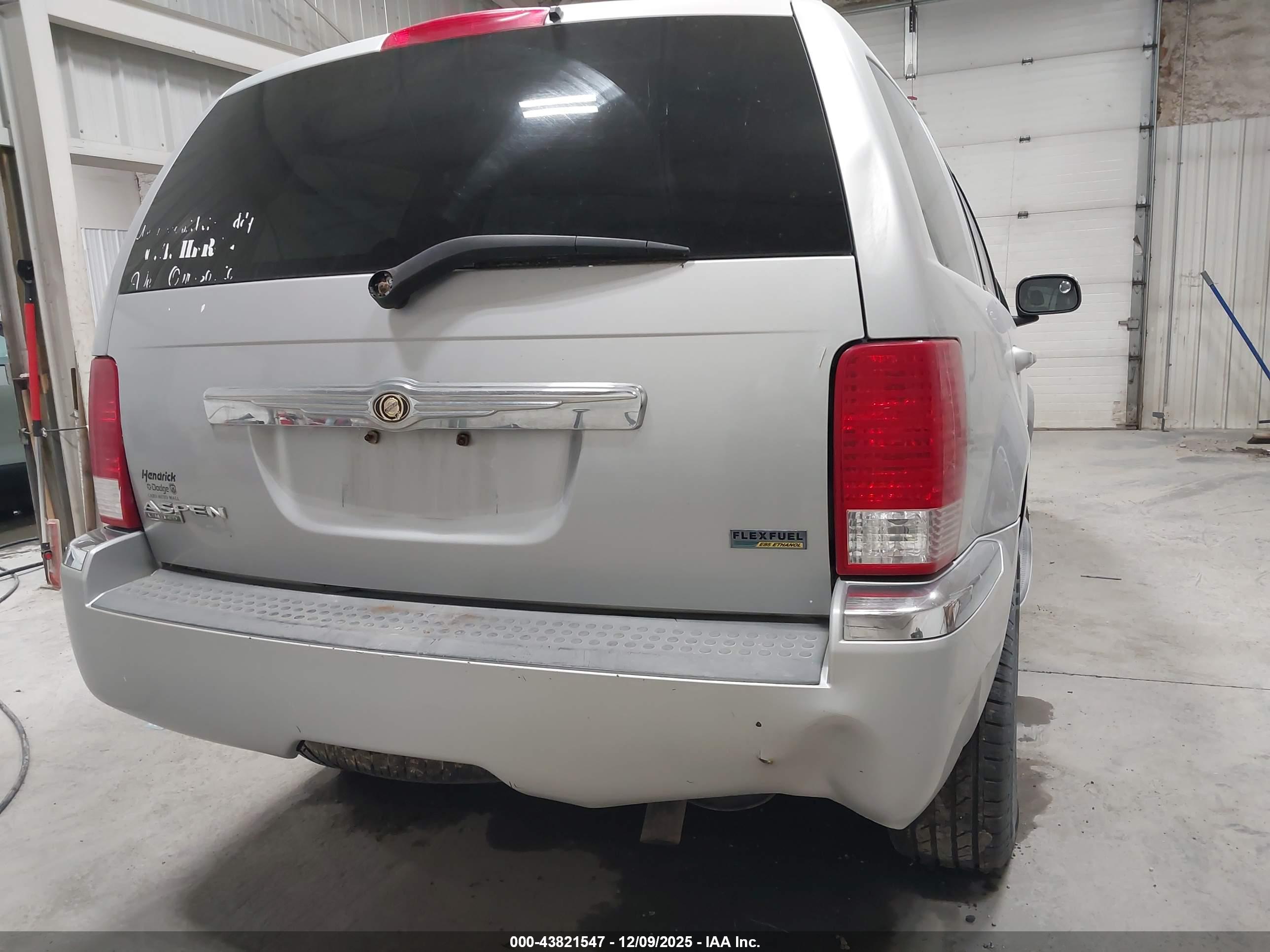 CHRYSLER ASPEN image 6