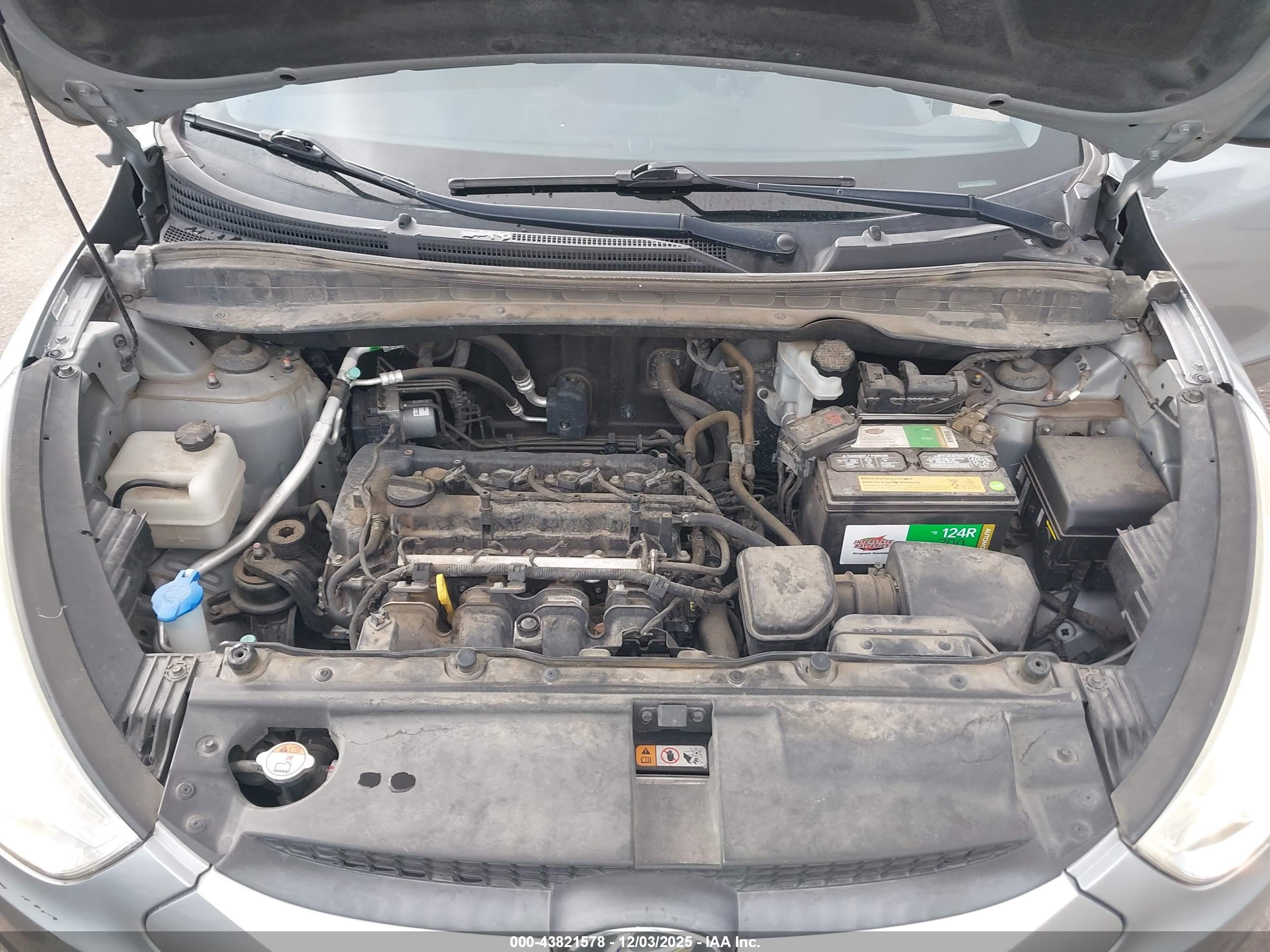 HYUNDAI TUCSON image 10