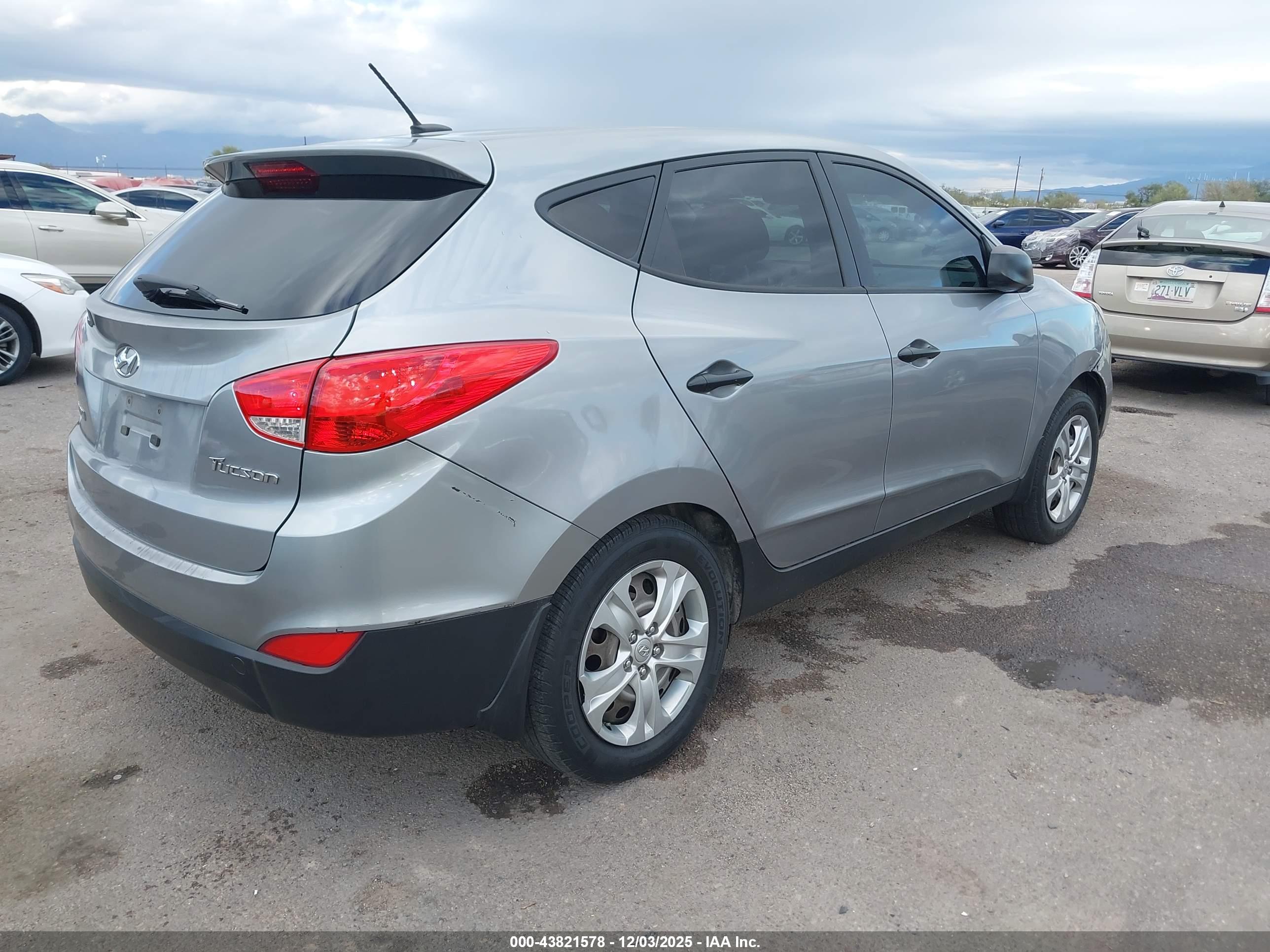 HYUNDAI TUCSON image 4