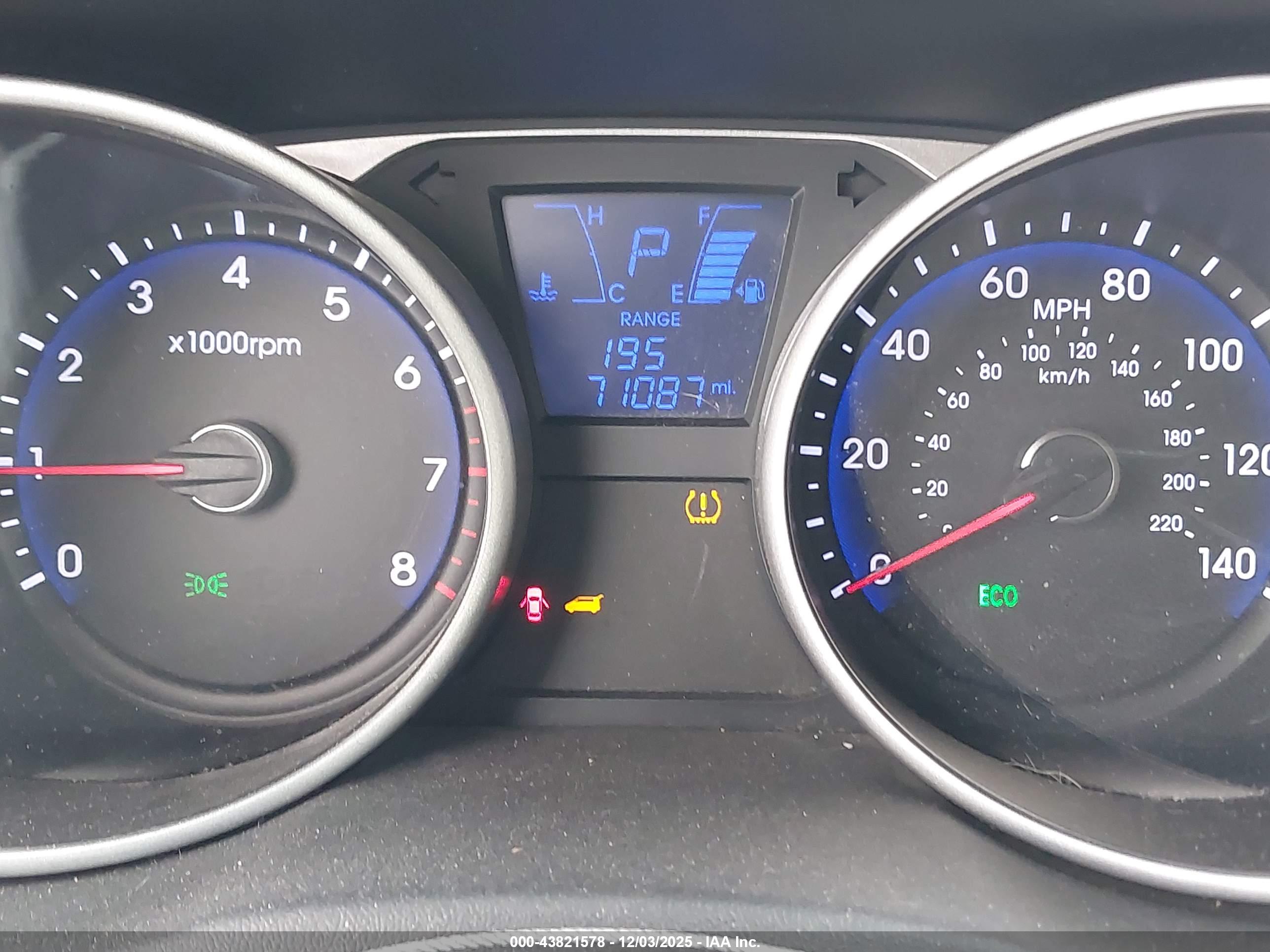 HYUNDAI TUCSON image 7