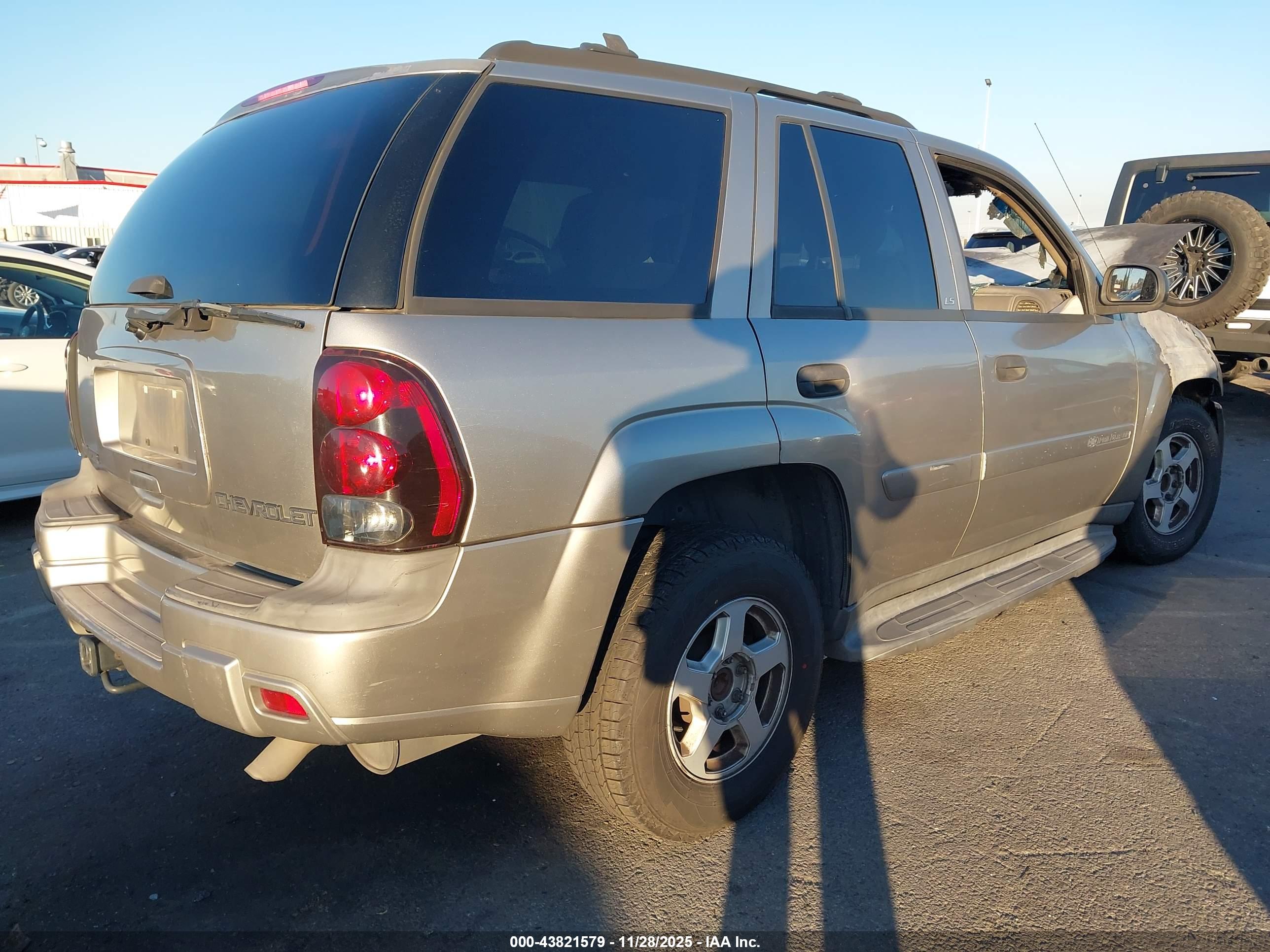 CHEVROLET TRAILBLAZER image 4