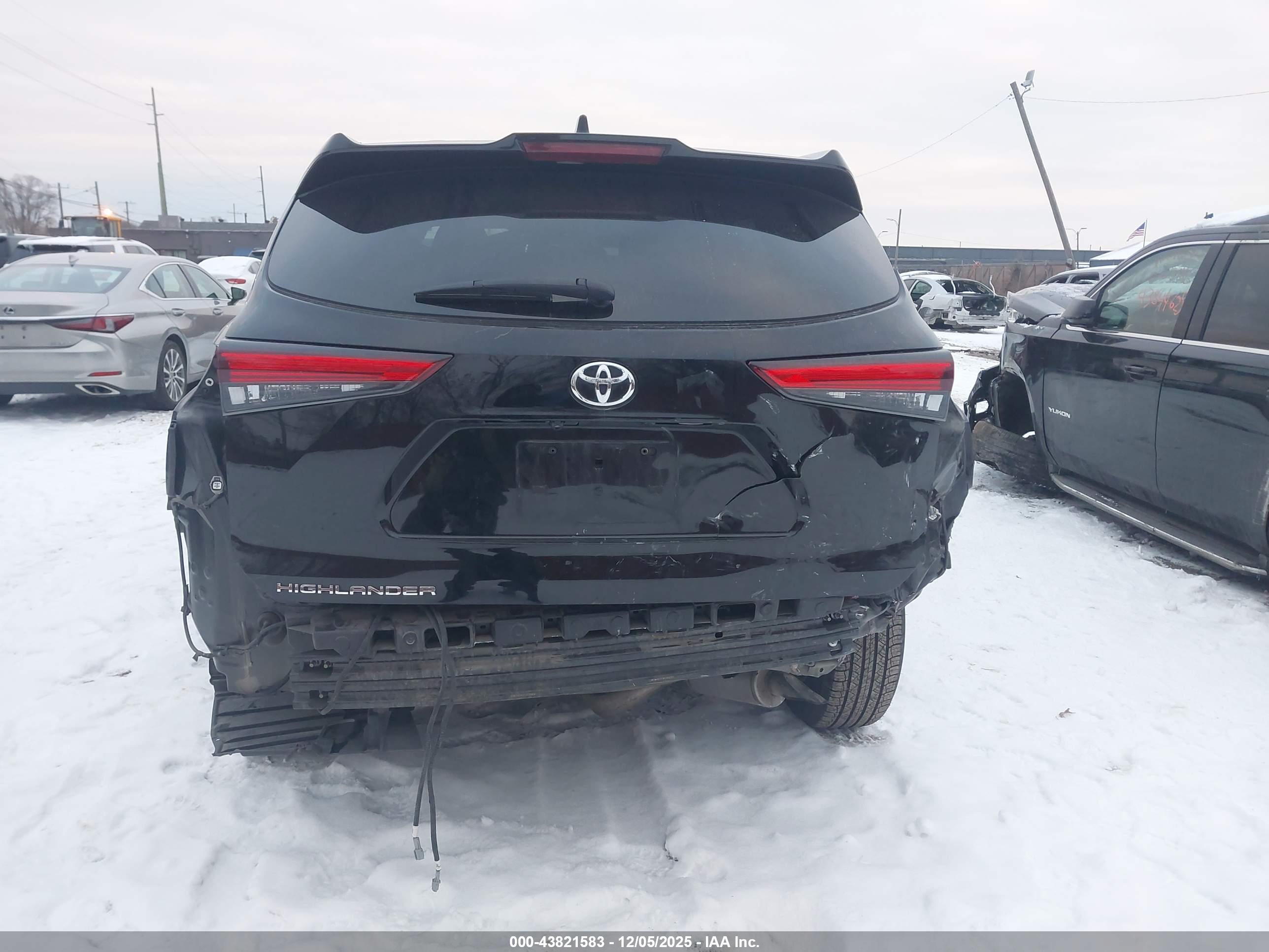 TOYOTA HIGHLANDER image 6
