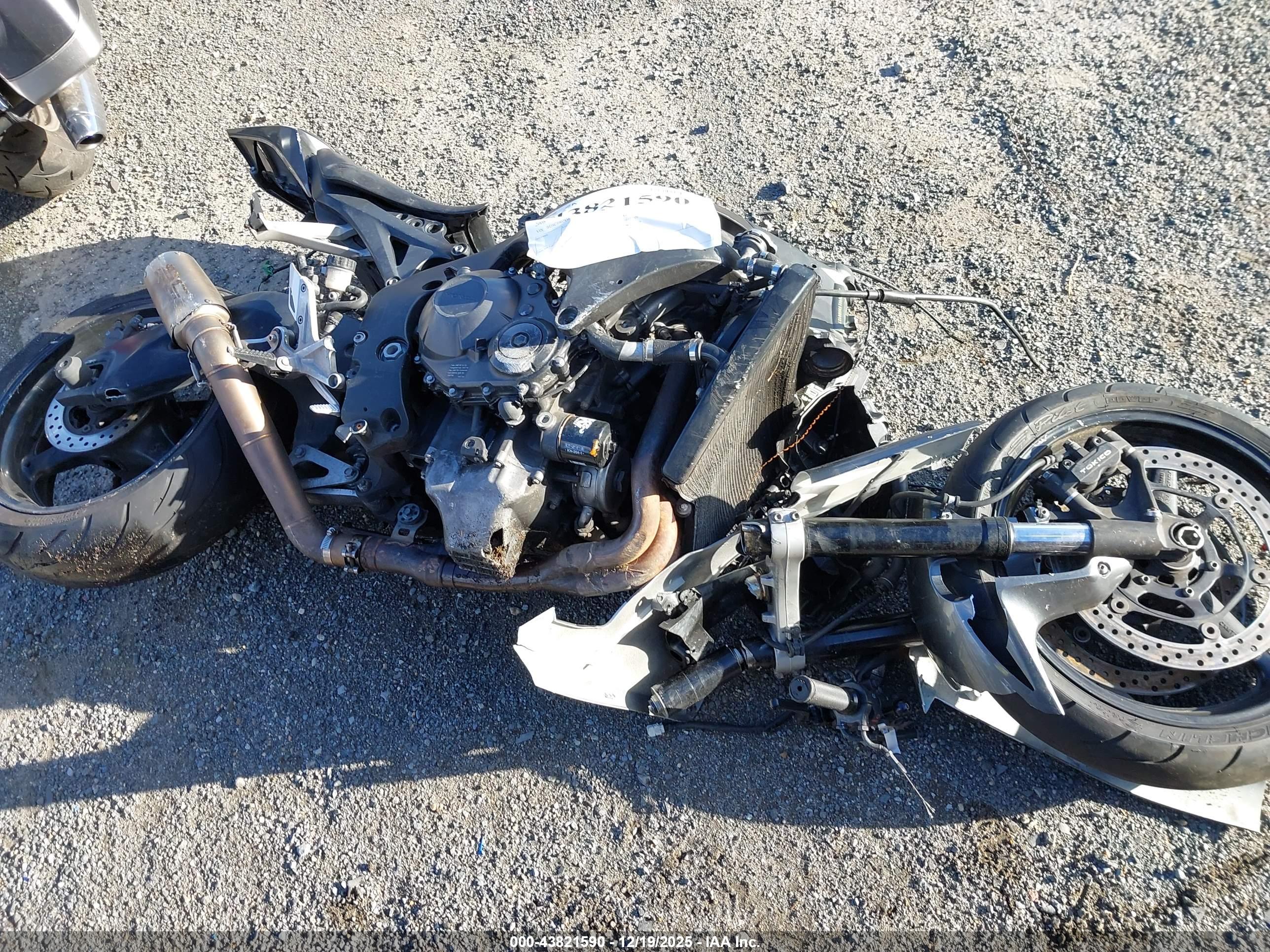 HONDA CBR1000 image 2