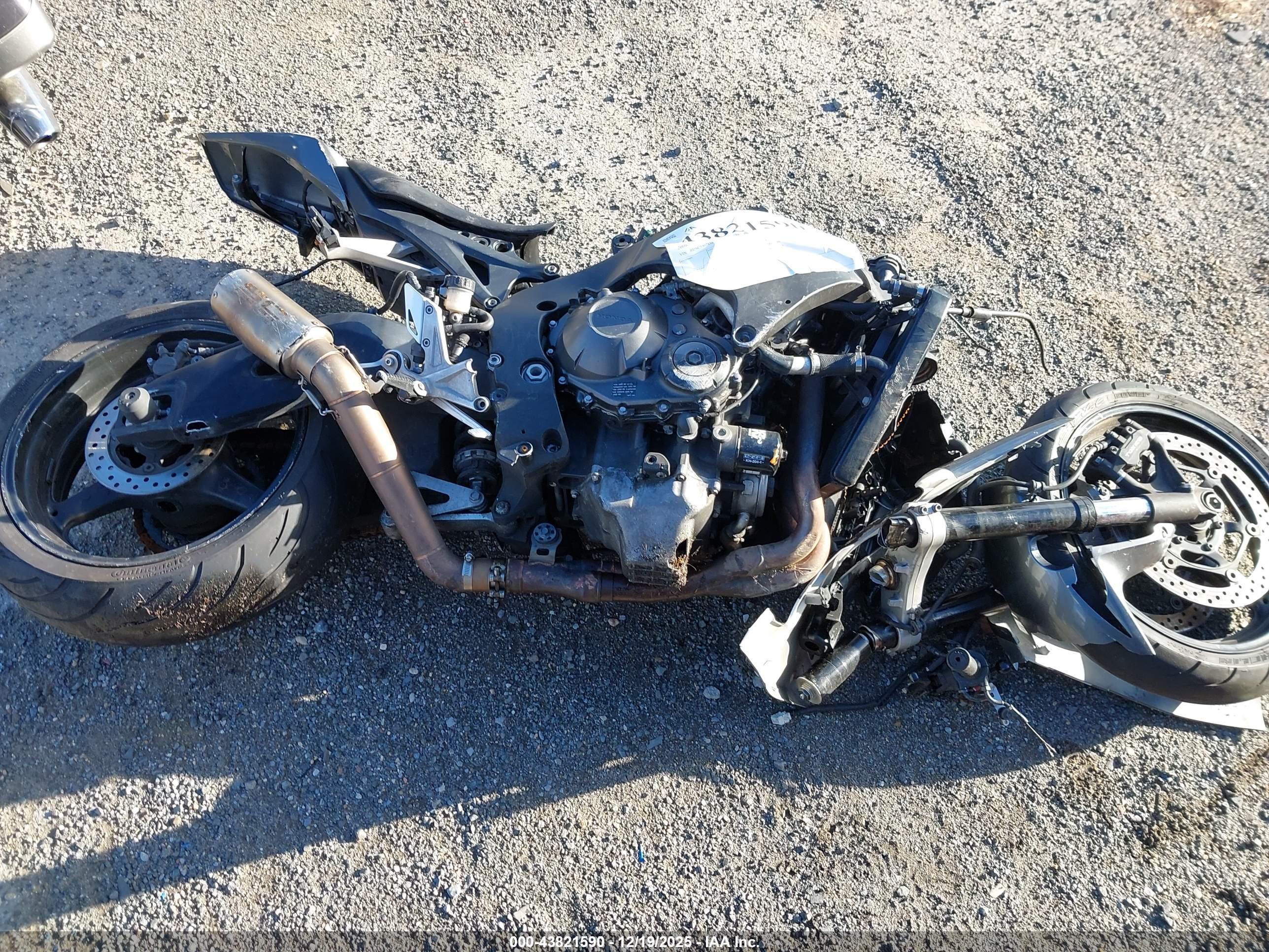 HONDA CBR1000 image 4
