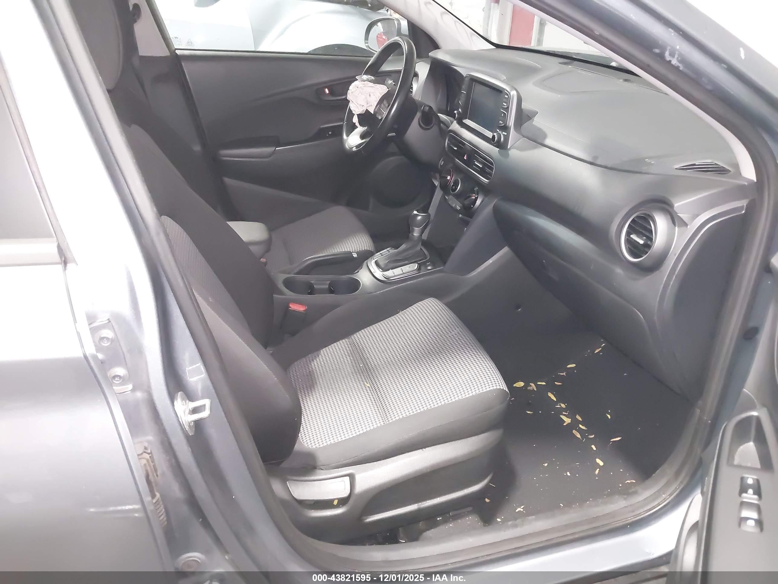 HYUNDAI KONA image 5