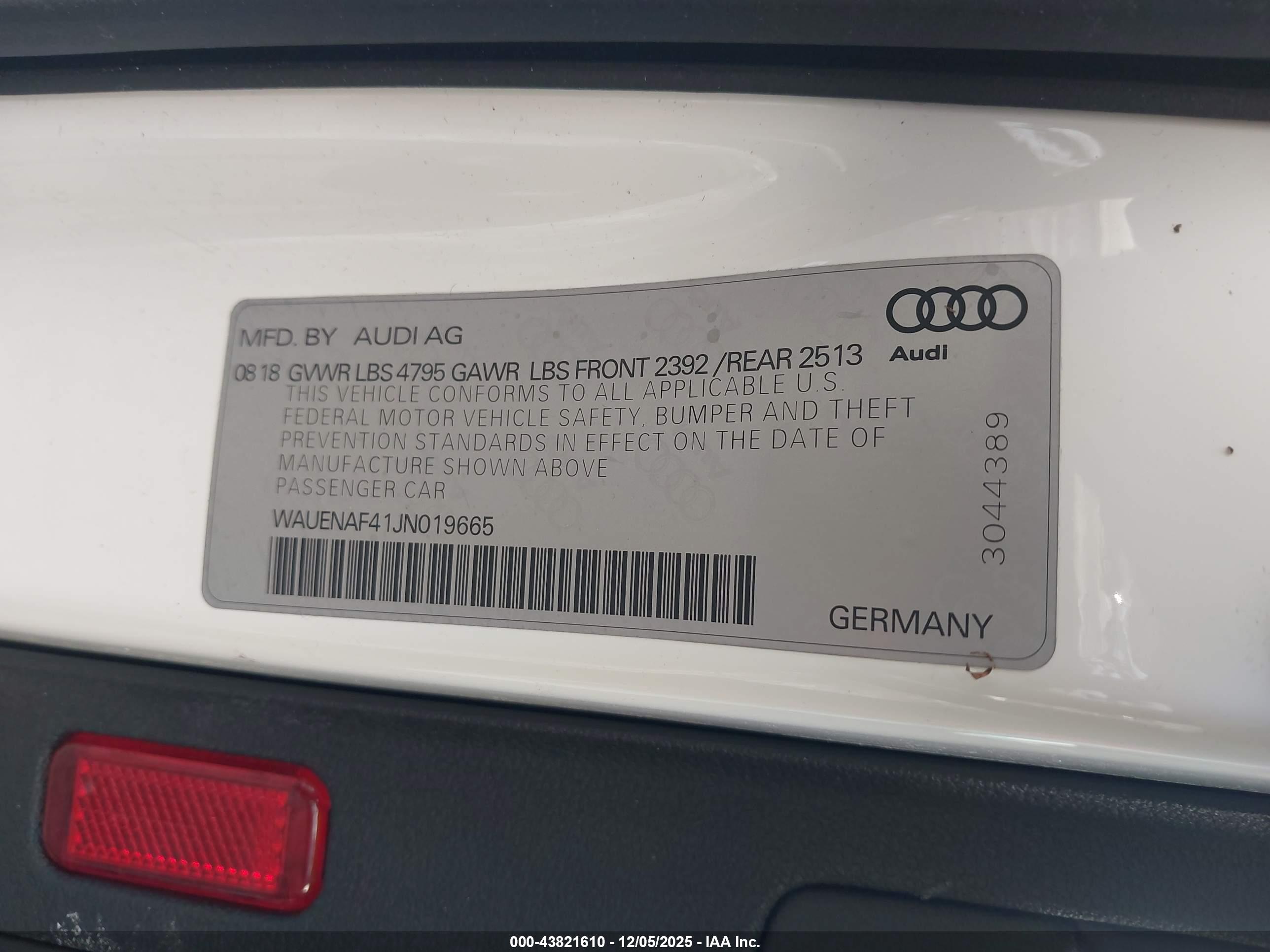 AUDI A4 image 9