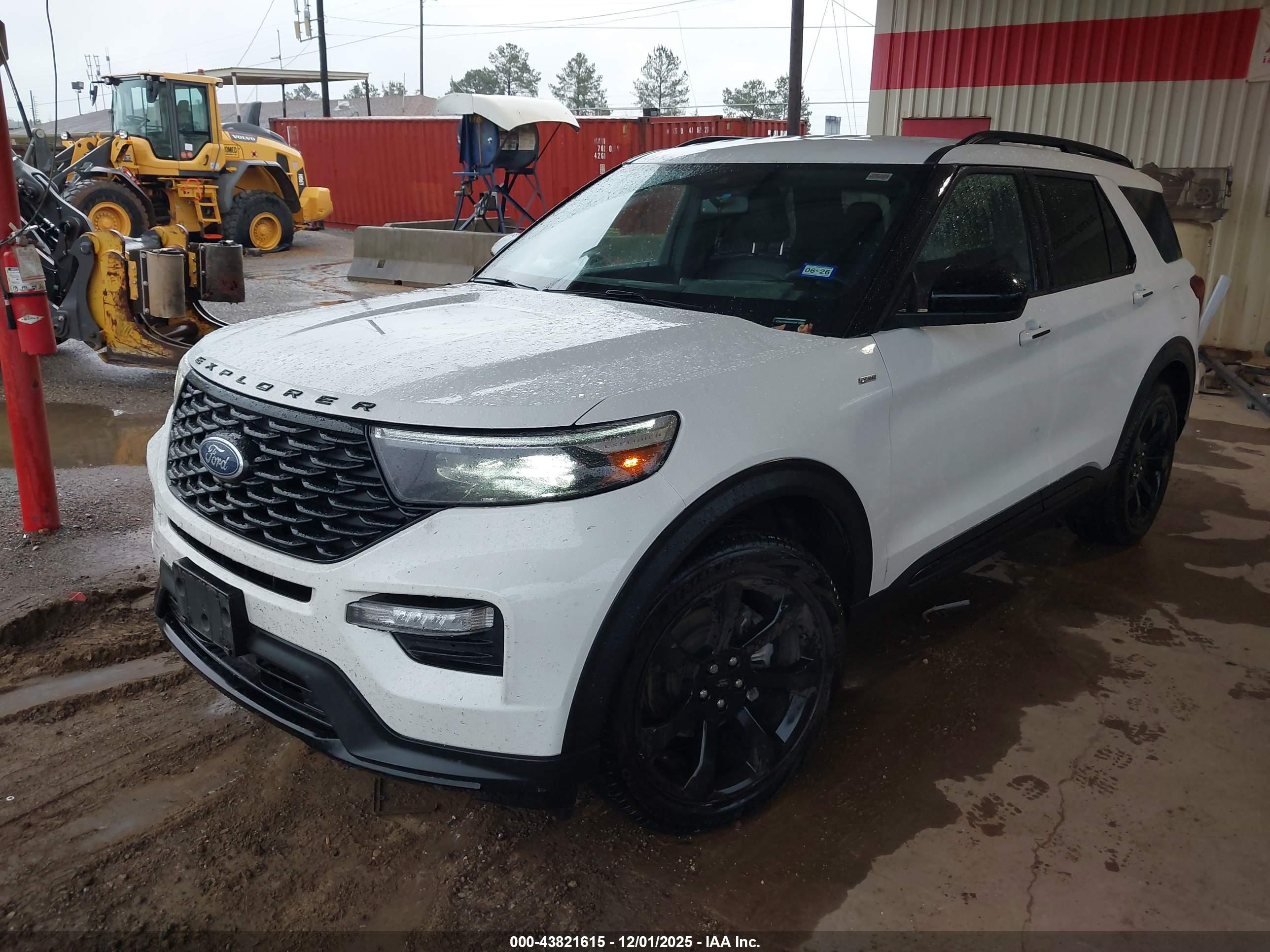 FORD EXPLORER image 2