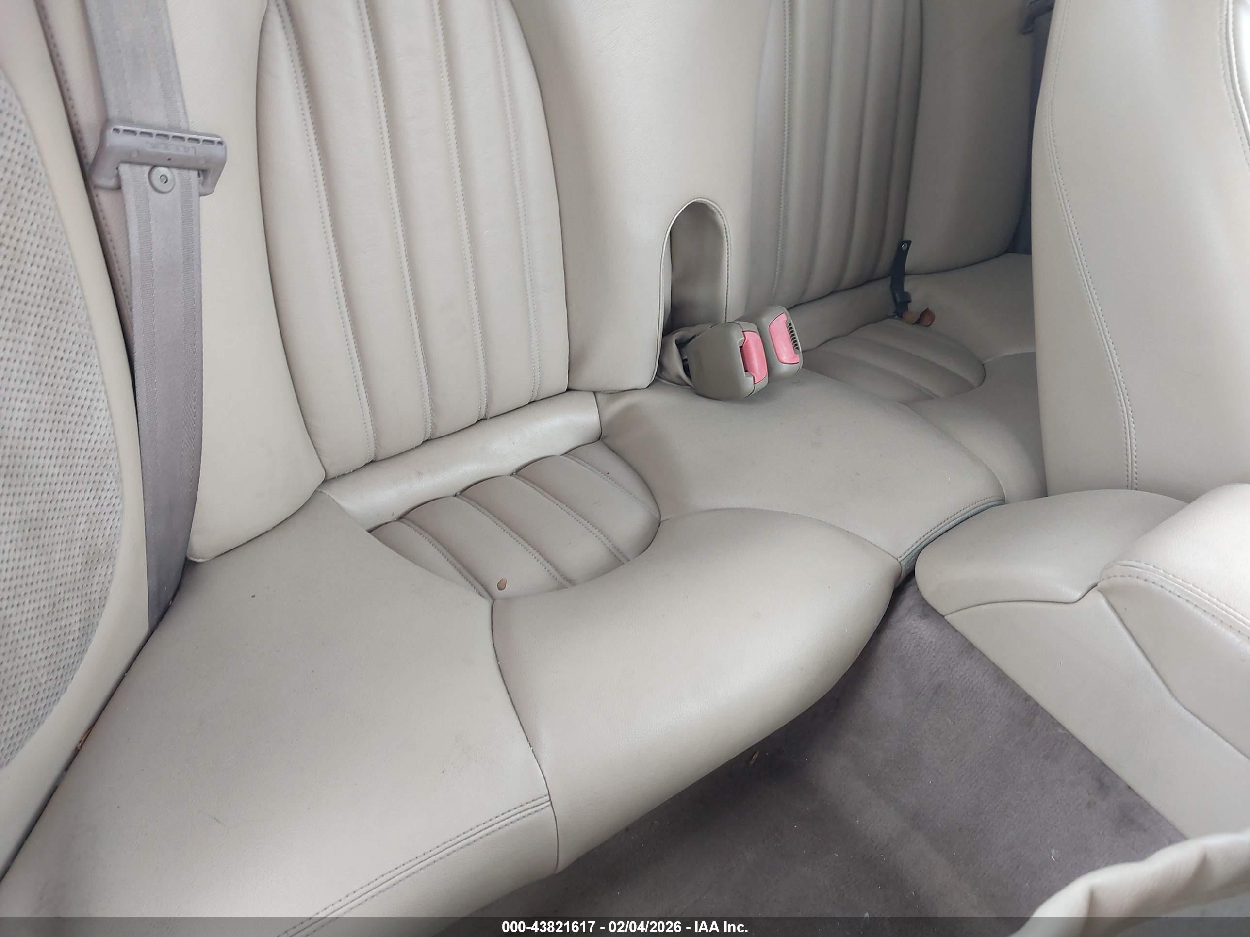 JAGUAR XK8 image 8
