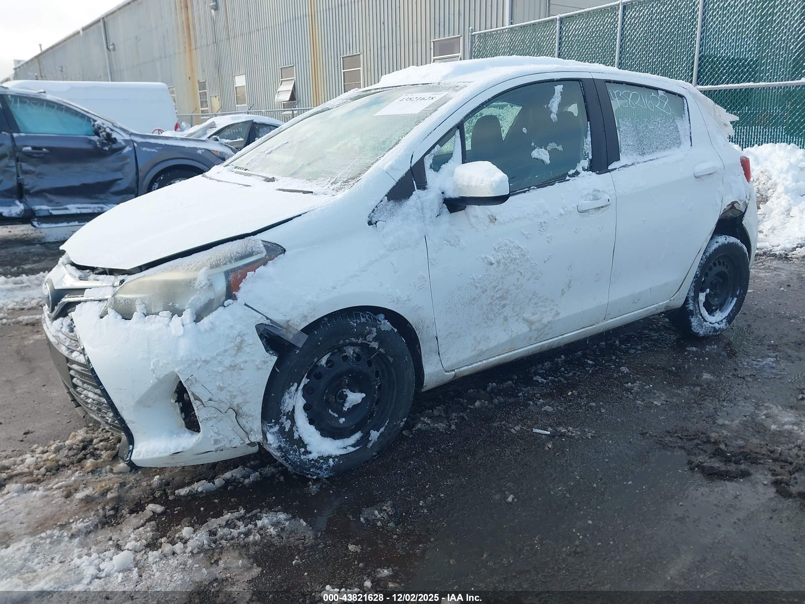 TOYOTA YARIS image 2
