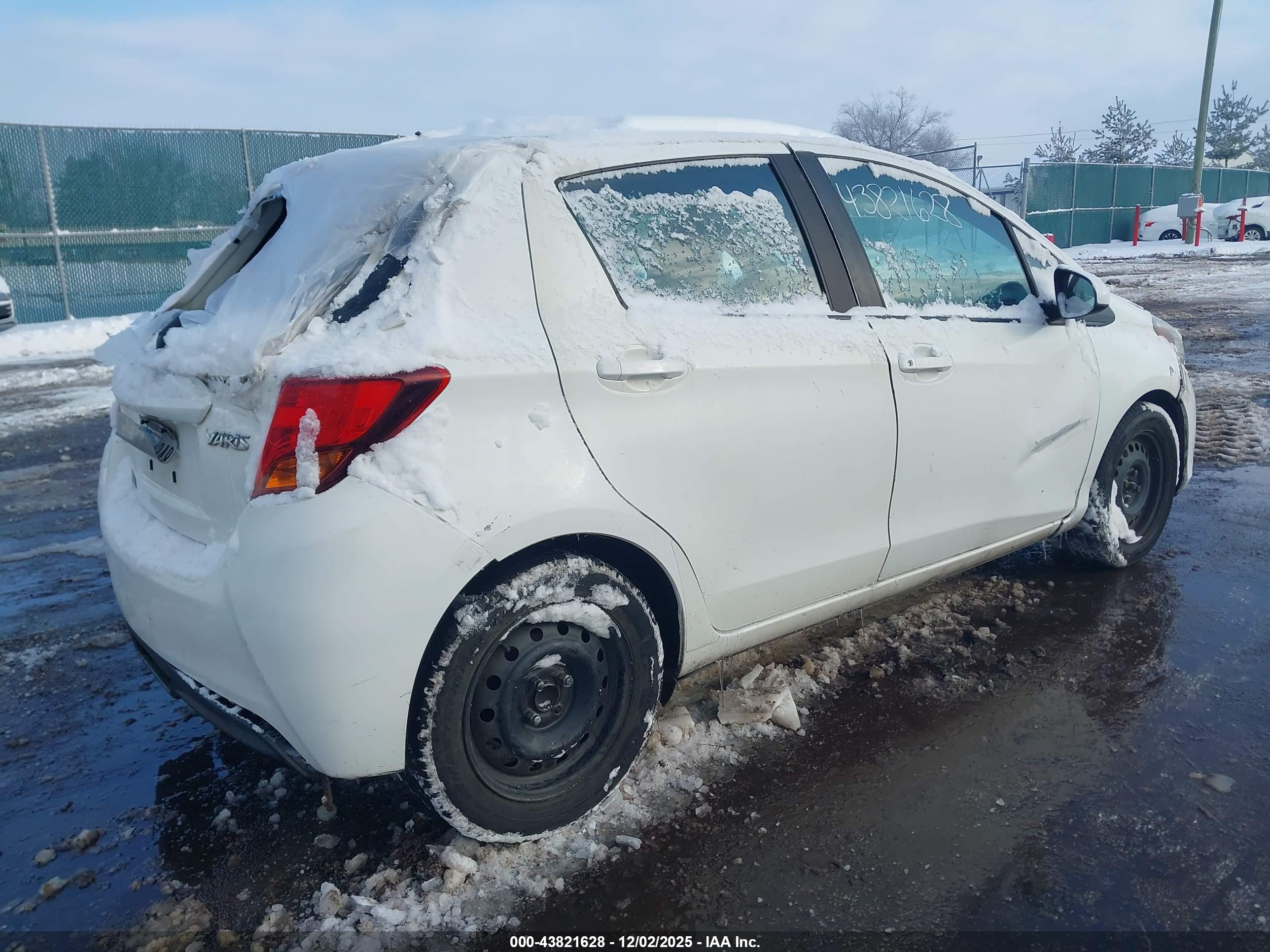 TOYOTA YARIS image 4