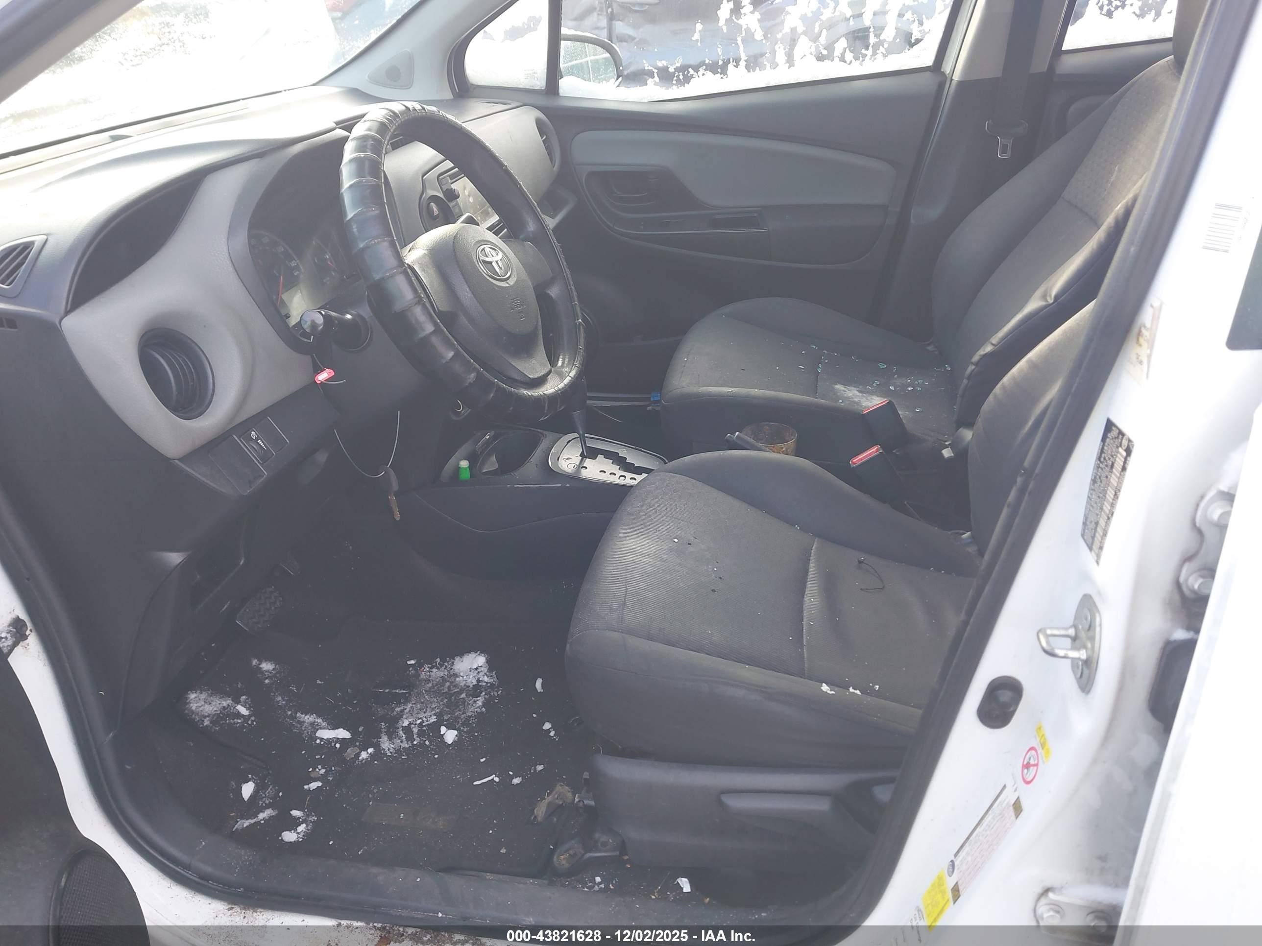TOYOTA YARIS image 5