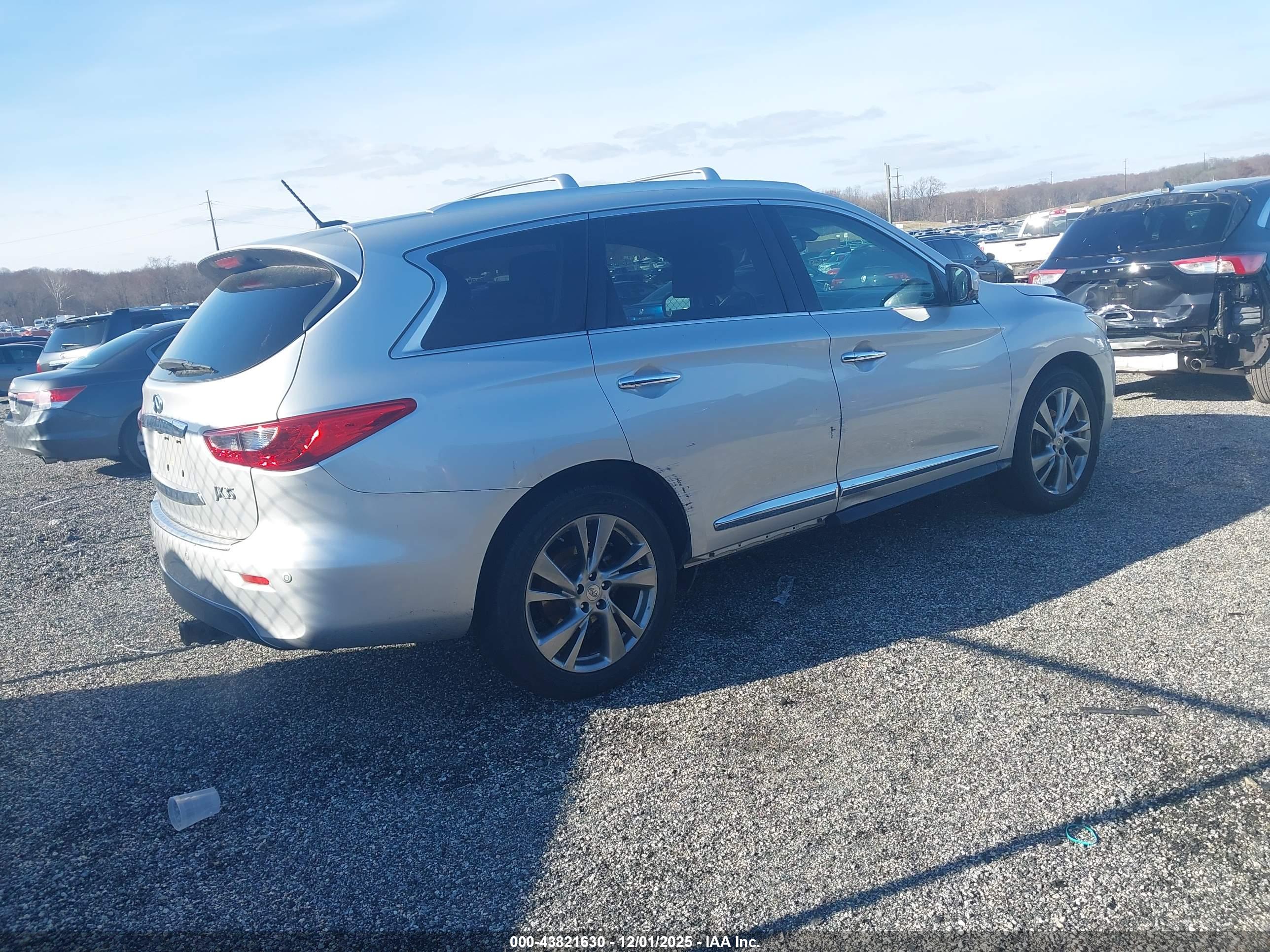 INFINITI JX35 image 4