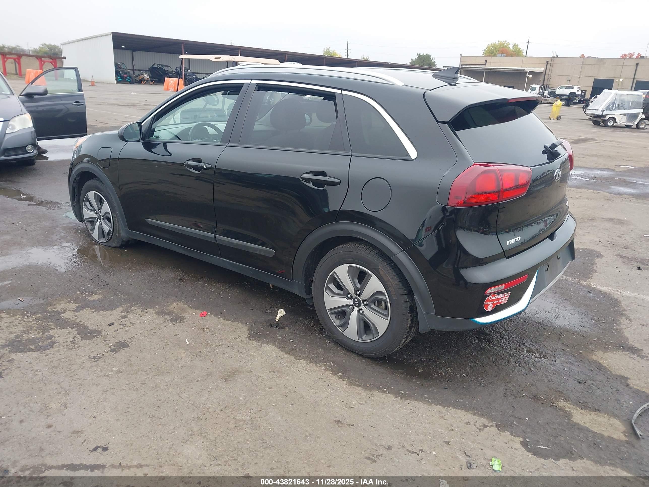 KIA NIRO image 3