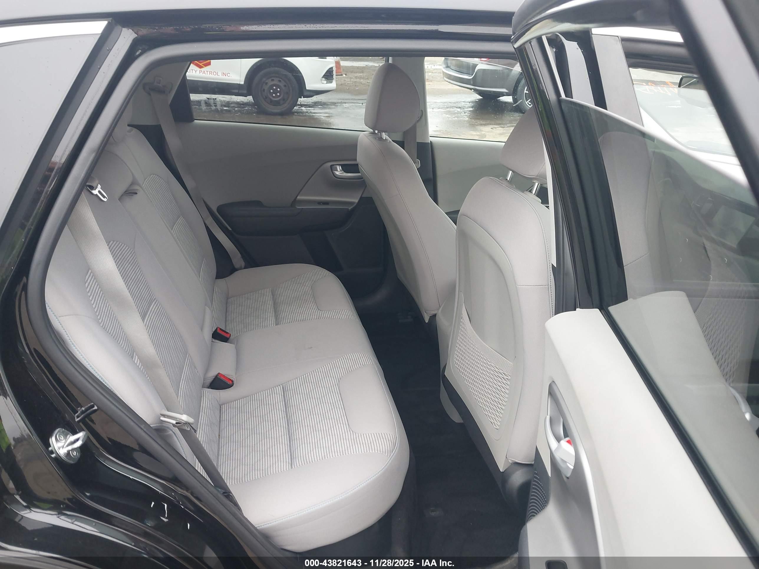 KIA NIRO image 8