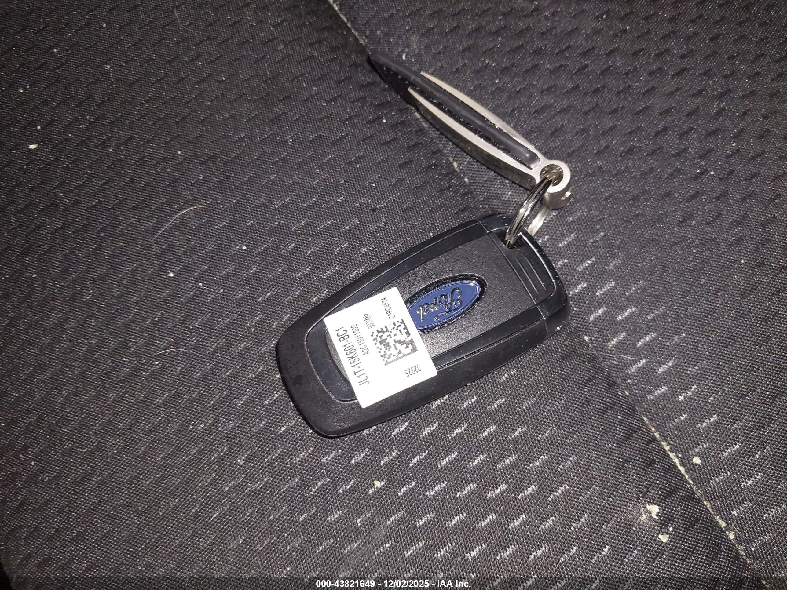 FORD ESCAPE image 11