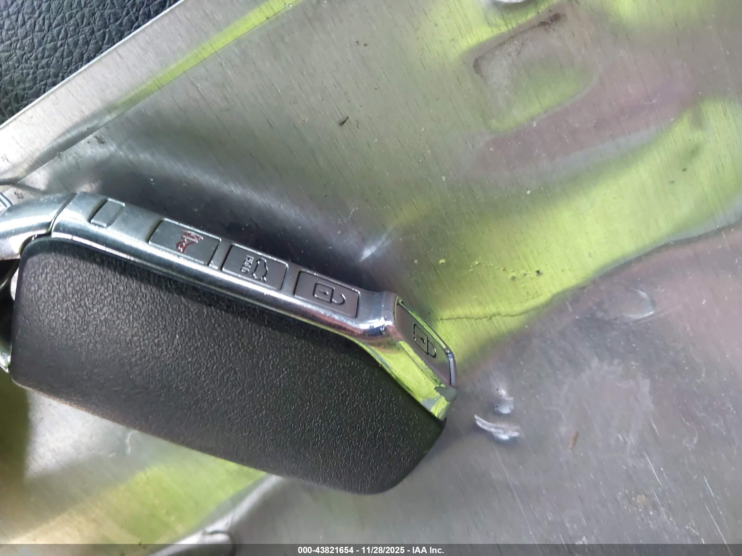 KIA K5 image 11