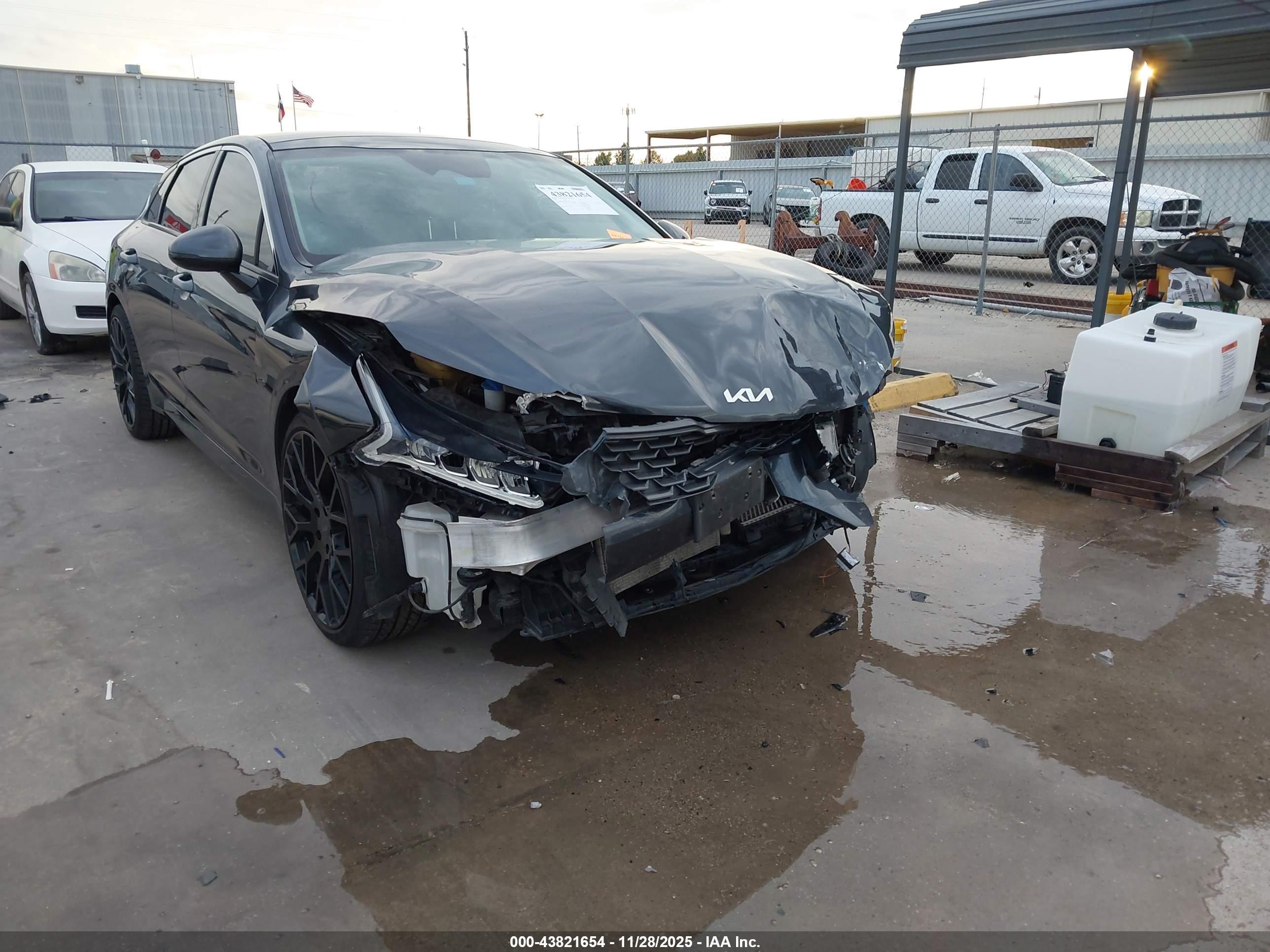 KIA K5 image 6