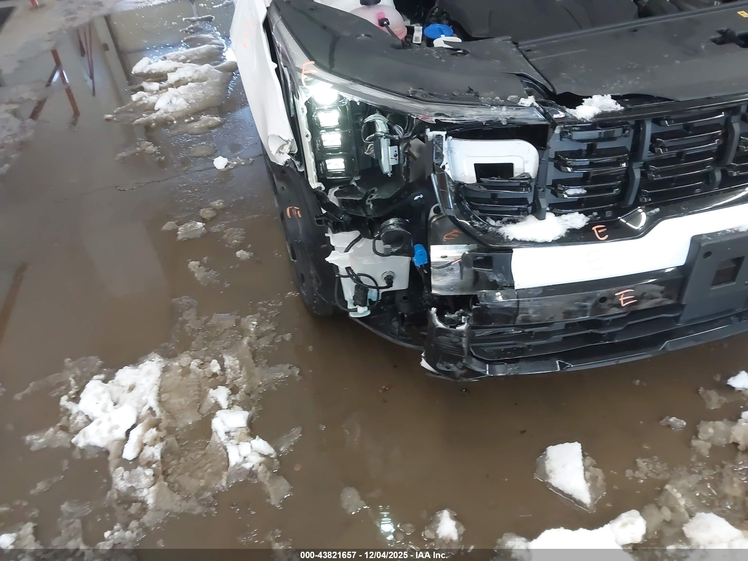 KIA SORENTO image 6