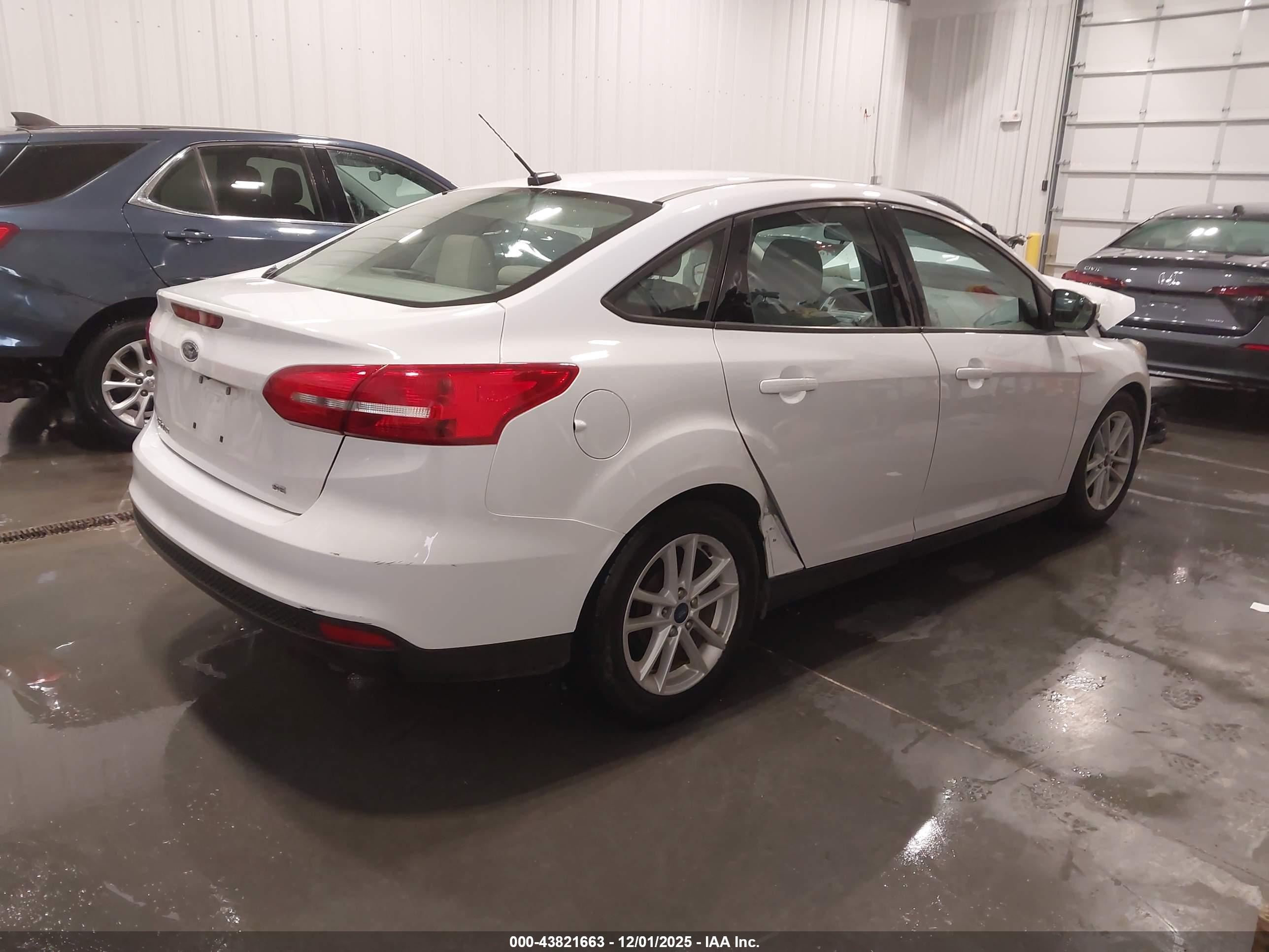 FORD FOCUS image 4