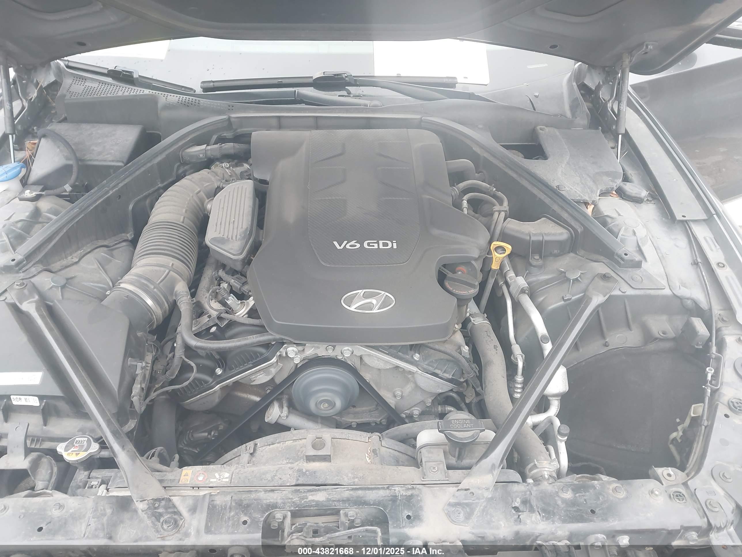 HYUNDAI GENESIS image 10