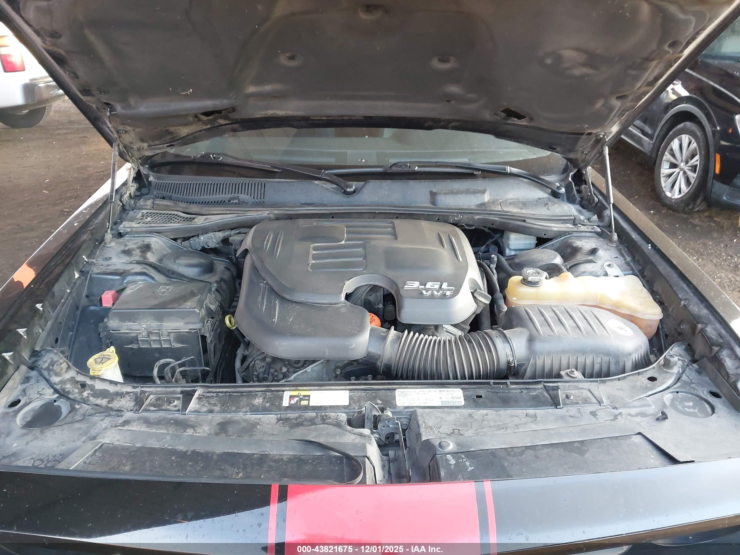 DODGE CHALLENGER image 10